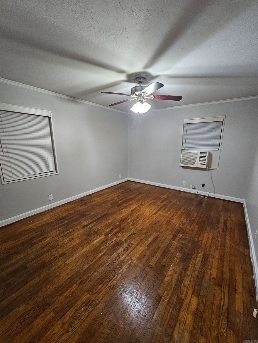 Charming 2BD/1BA duplex in the Park Hill neighborhood of North Little Rock that is waiting for you to call home. Hardwoods throughout most of the home. Eat-in-kitchen perfect for enjoying meals with family or friends. This property is managed by Hoffman Team so beware of scammers - we will never ask you to Cashapp us money. The lease for this property is for 18 months to 2 years with a 3% increase after the first year. Income must be 3x the amount of rent per month unless you have a housing voucher.