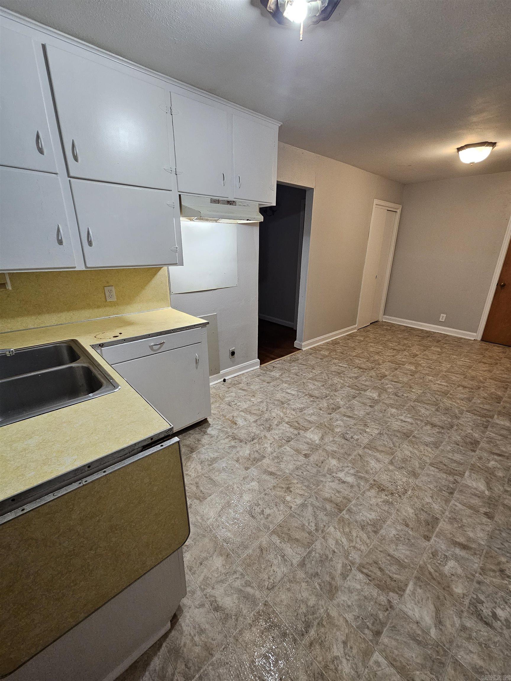 SKY BLUE DUPLEXES - Residential Lease