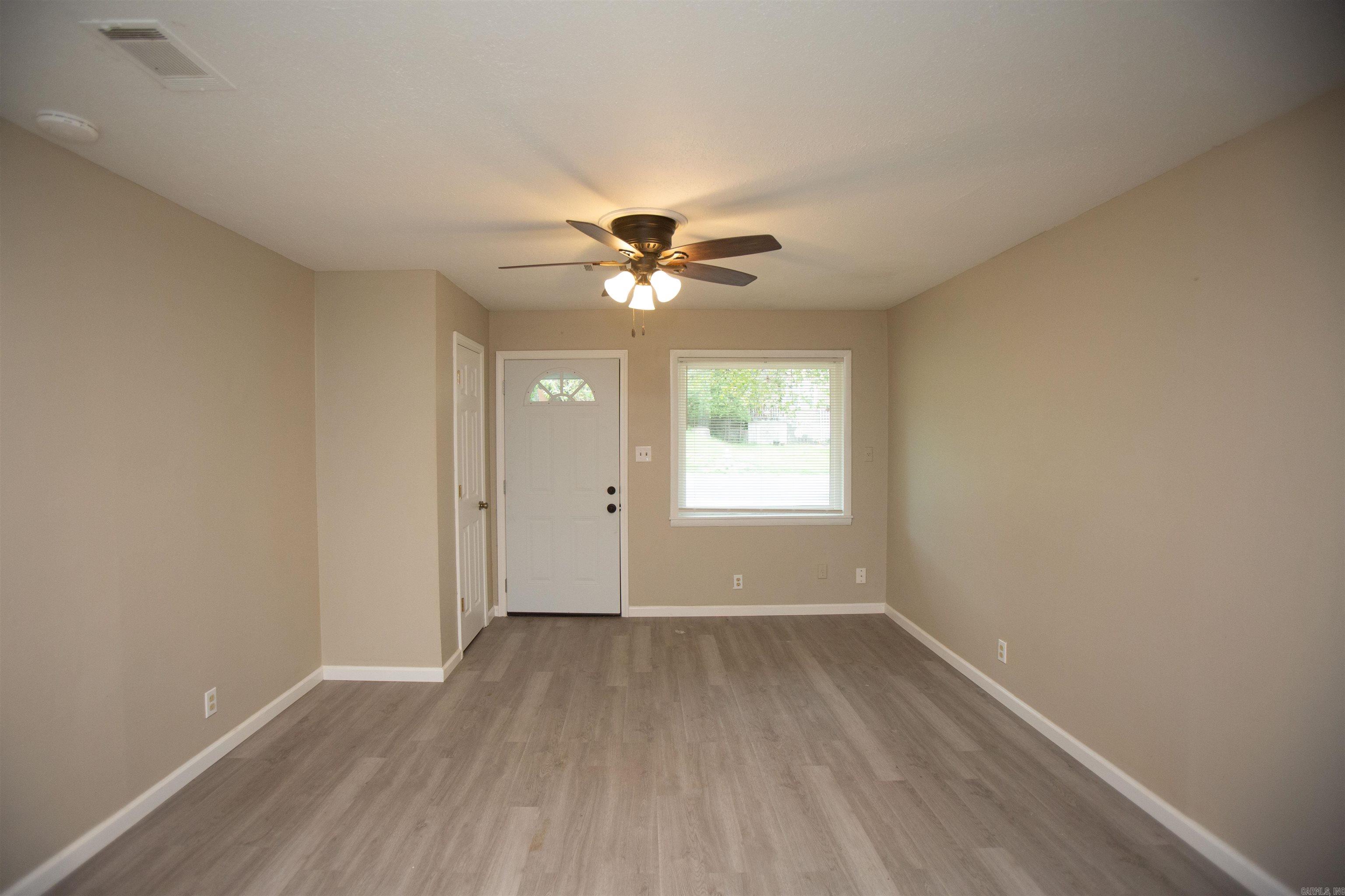 Spacious 2BD duplex minutes away from the Heights strip with convenient shopping, dining, and much more! Vinyl flooring in living spaces. Kitchen has granite countertops and tiled backsplash. 2BD upstairs and a 3rd optional room downstairs. Plenty of yard space. This property is managed by Hoffman Team so beware of scammers - we will never ask you to Cashapp us money. The lease for this property is for 18 months to 2 years with a 3% increase after the first year. Income must be 3x the amount of rent. Deposit, first monthās rent, and the $50 administration fee due before move in. This property does not accept section 8.