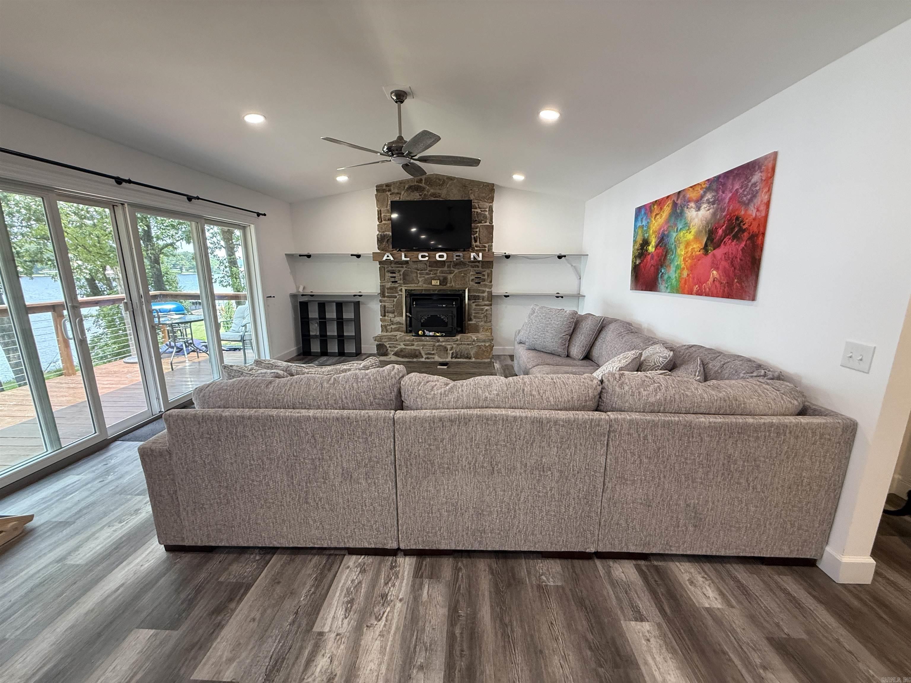 SOUTH SHORE - Residential