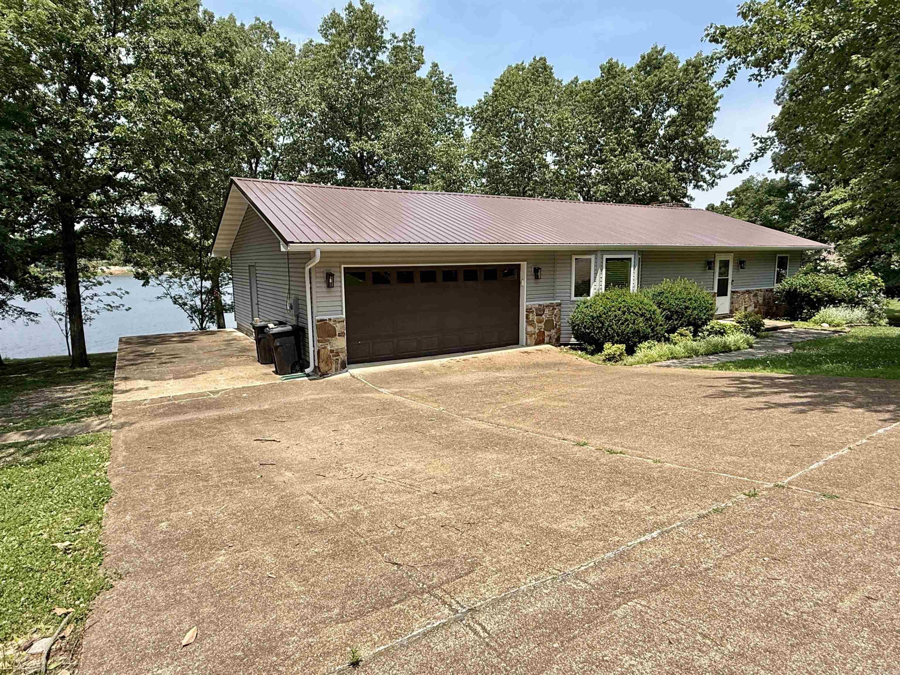 SOUTH SHORE - Residential