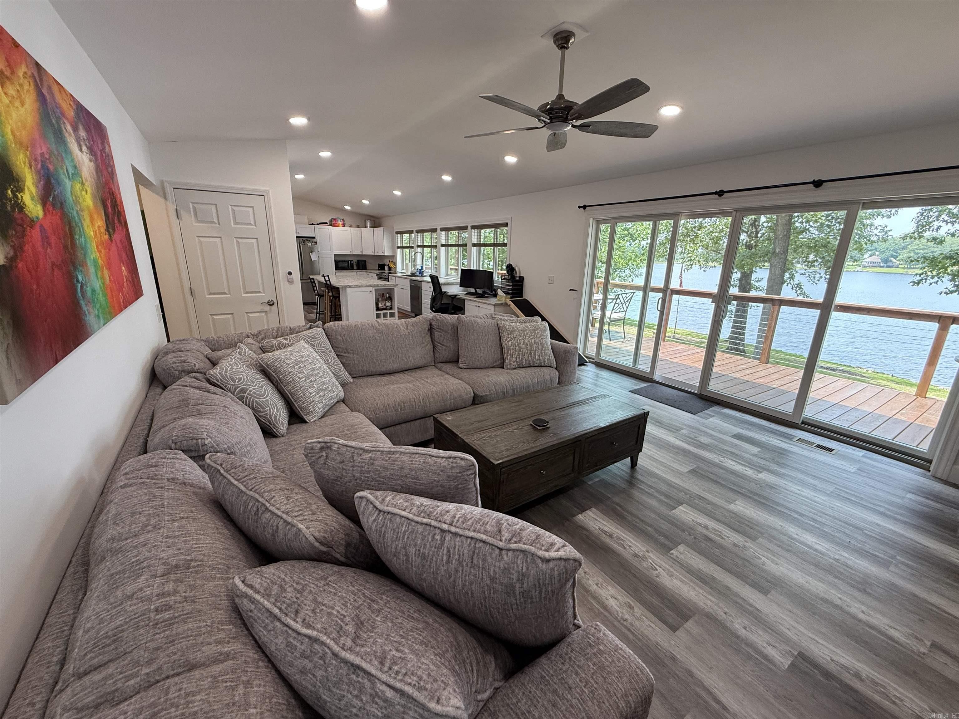 SOUTH SHORE - Residential