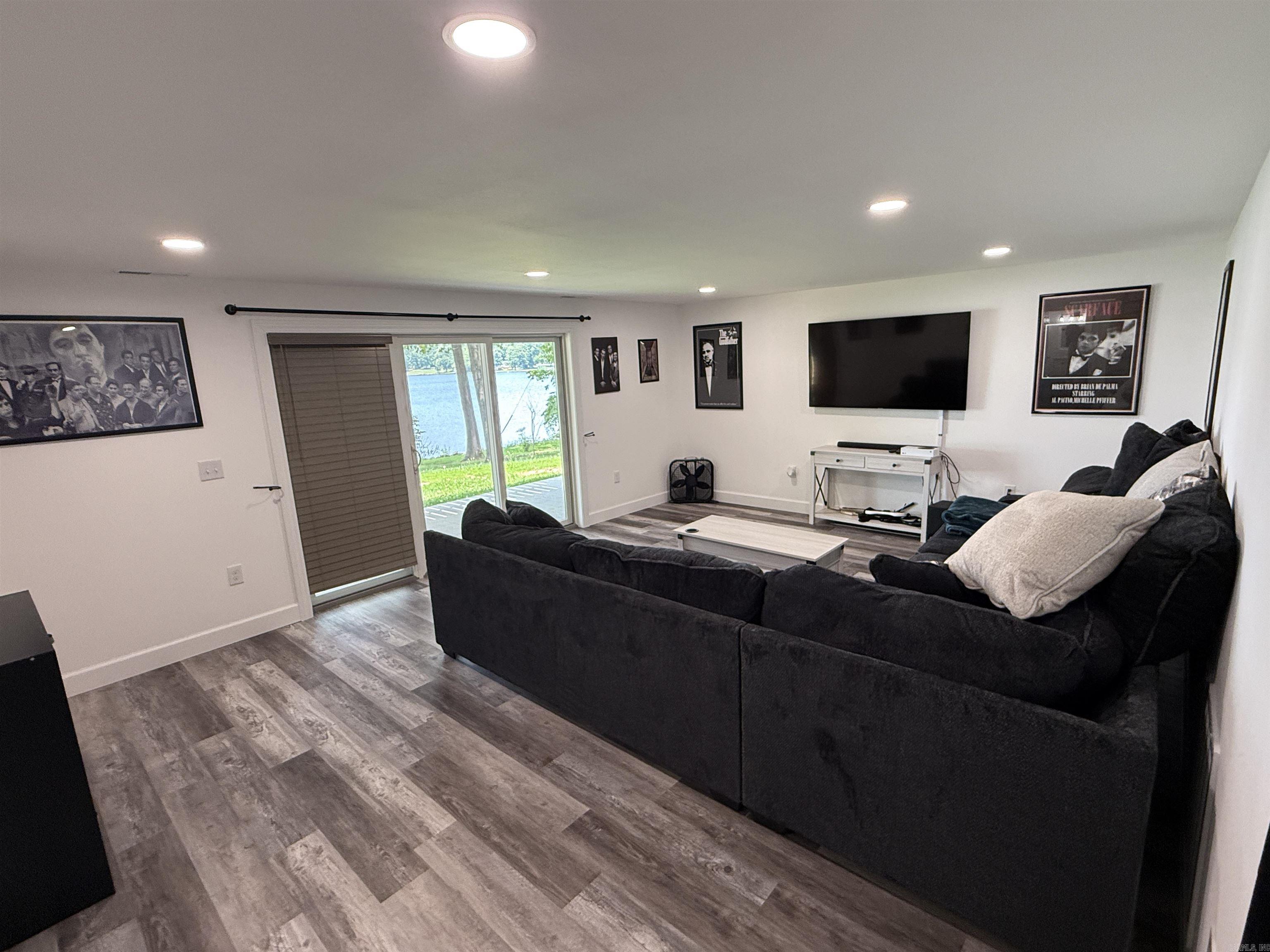 SOUTH SHORE - Residential