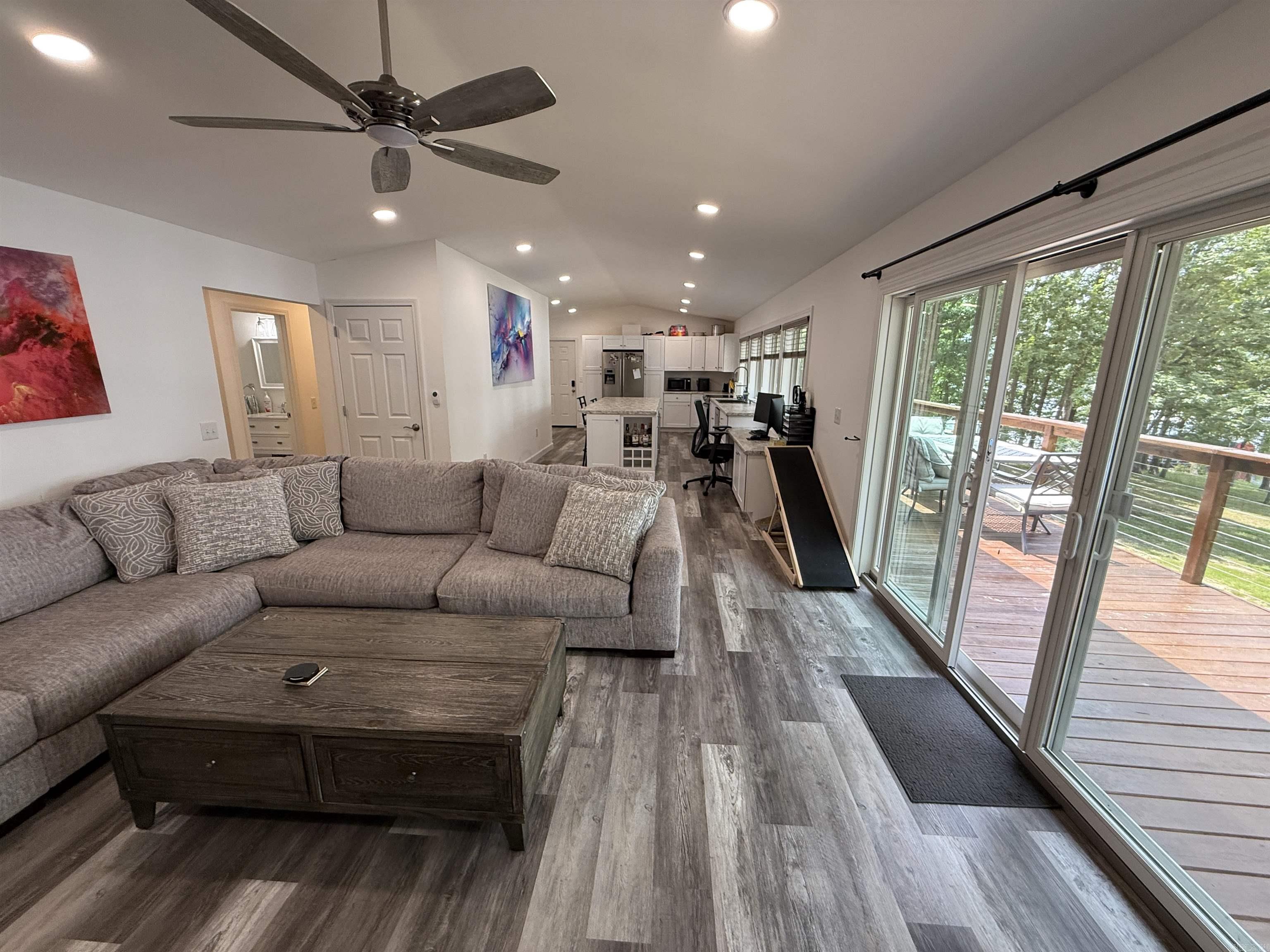 SOUTH SHORE - Residential
