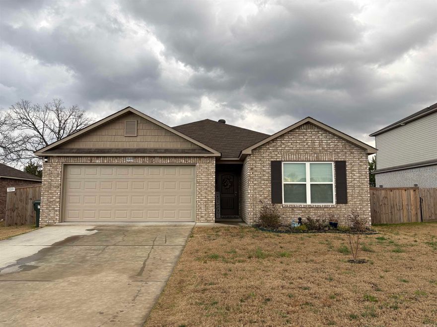 Larger ALL brick 3 br 2 ba in the perfectly located Bell Valley Subd. Super easy access to I'40 & Little Rock! Great condition and decor. Large Covered Patio with NO rear neighbors so nice privacy. This is a winner!