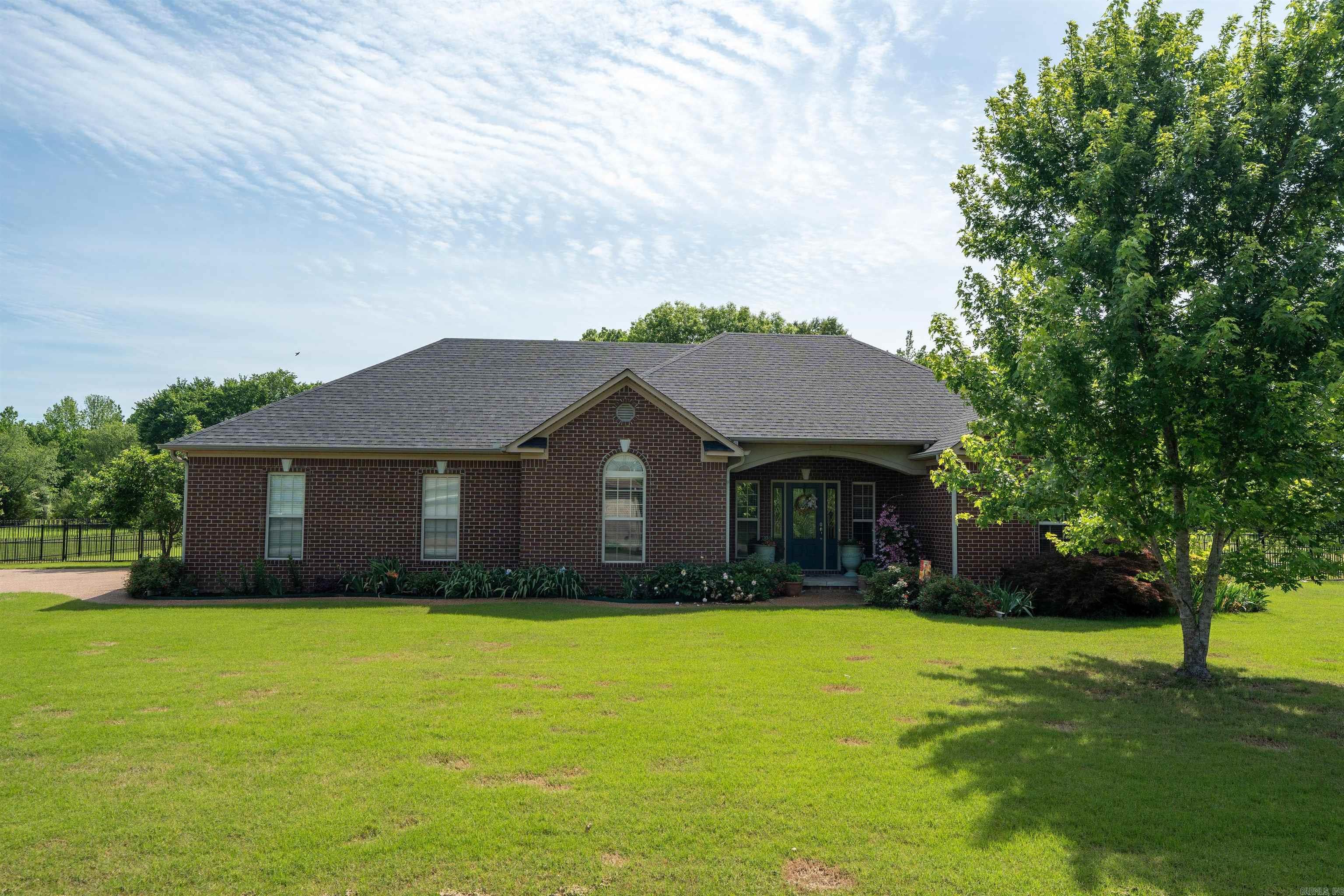 LOST CREEK - Residential