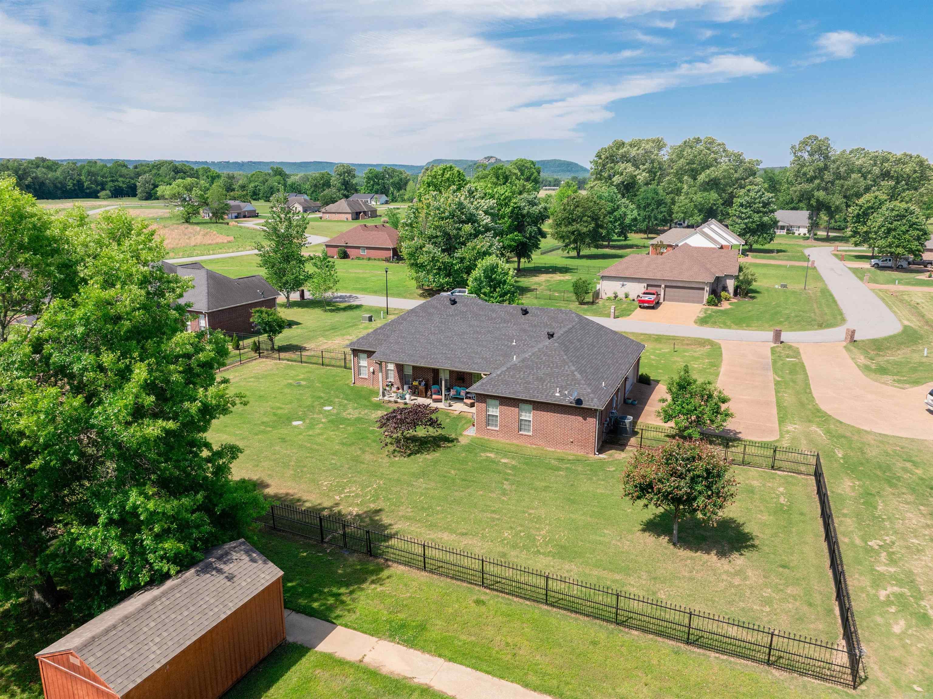 LOST CREEK - Residential