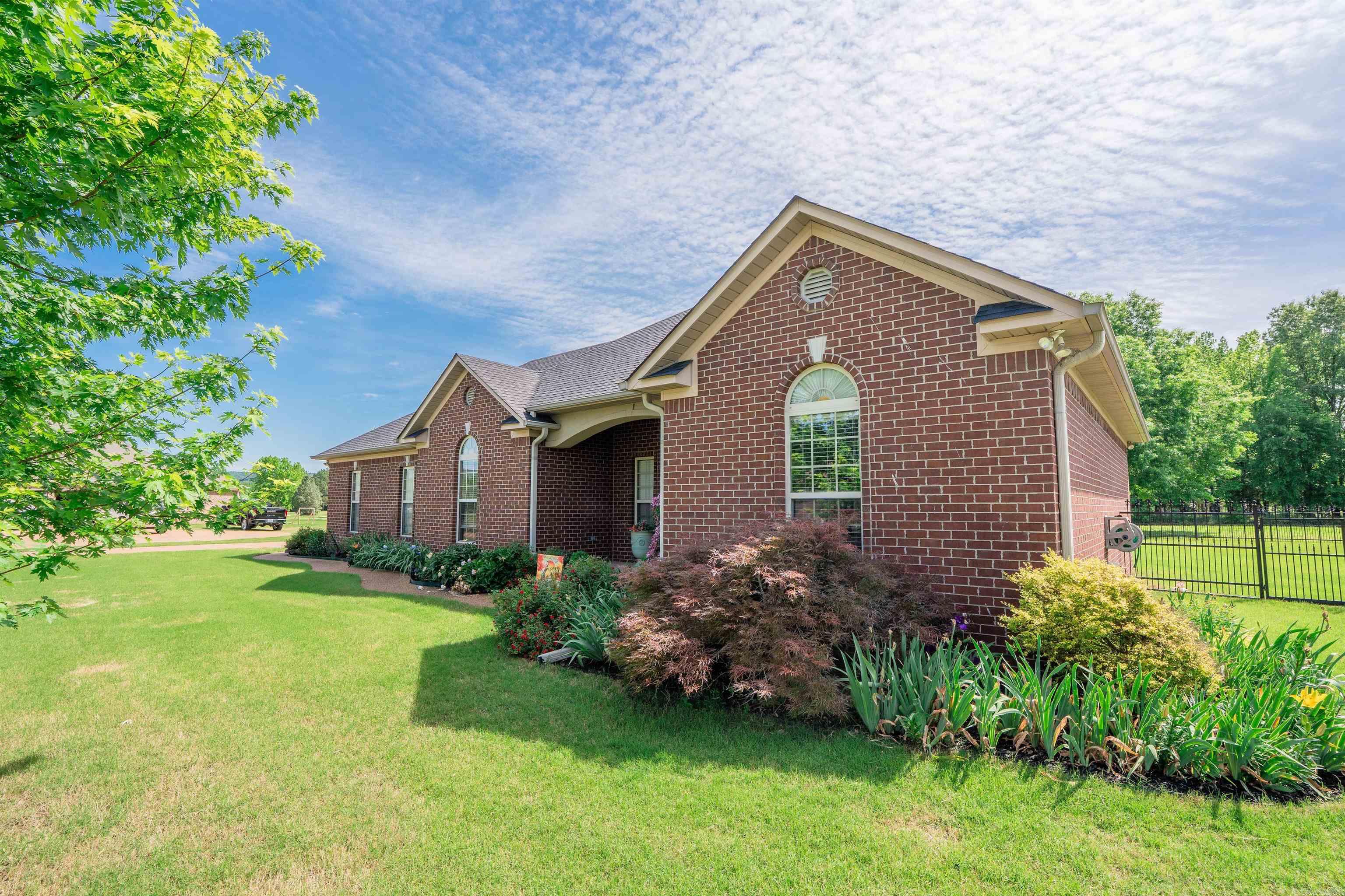 LOST CREEK - Residential