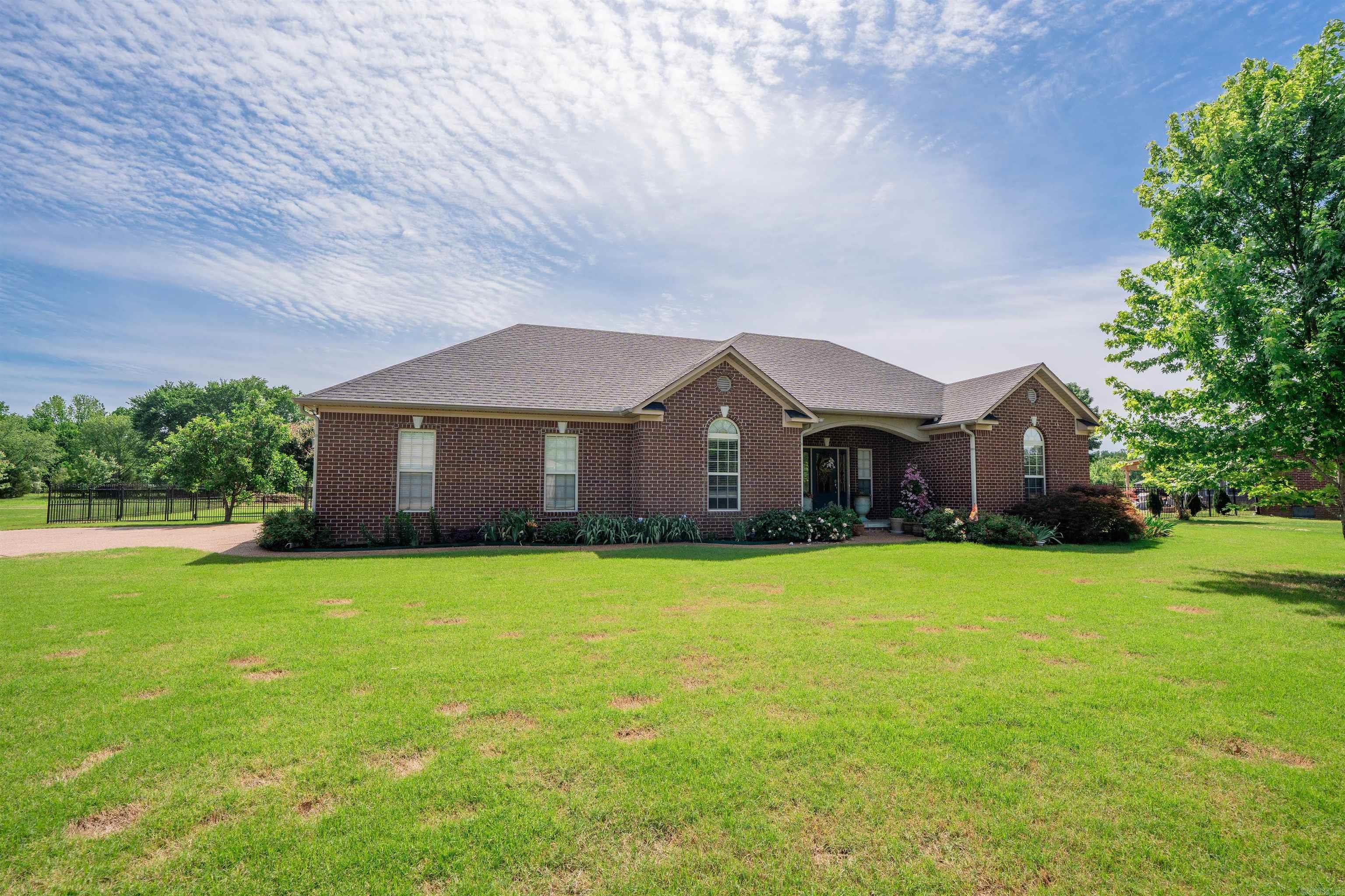 LOST CREEK - Residential
