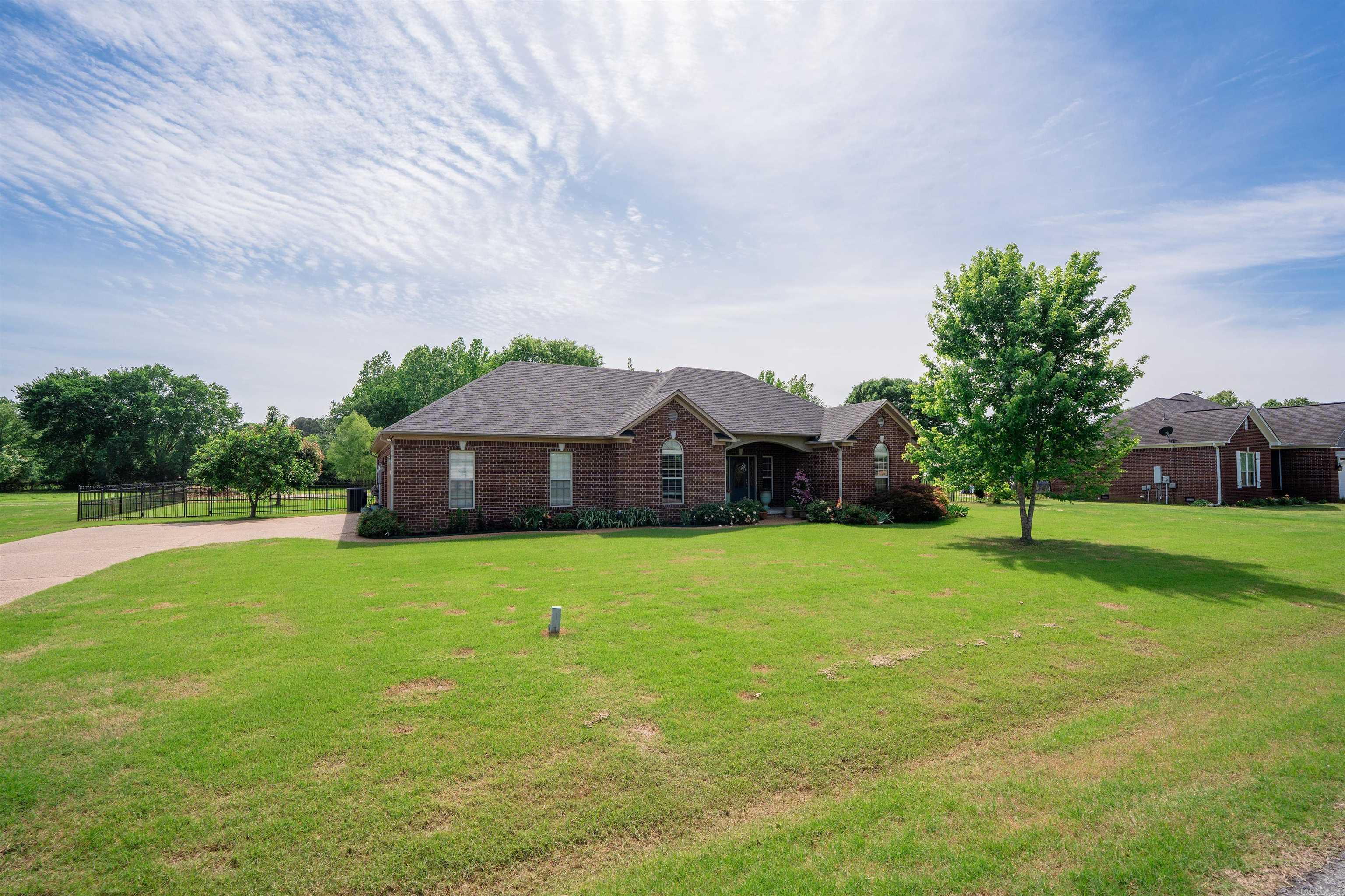 LOST CREEK - Residential