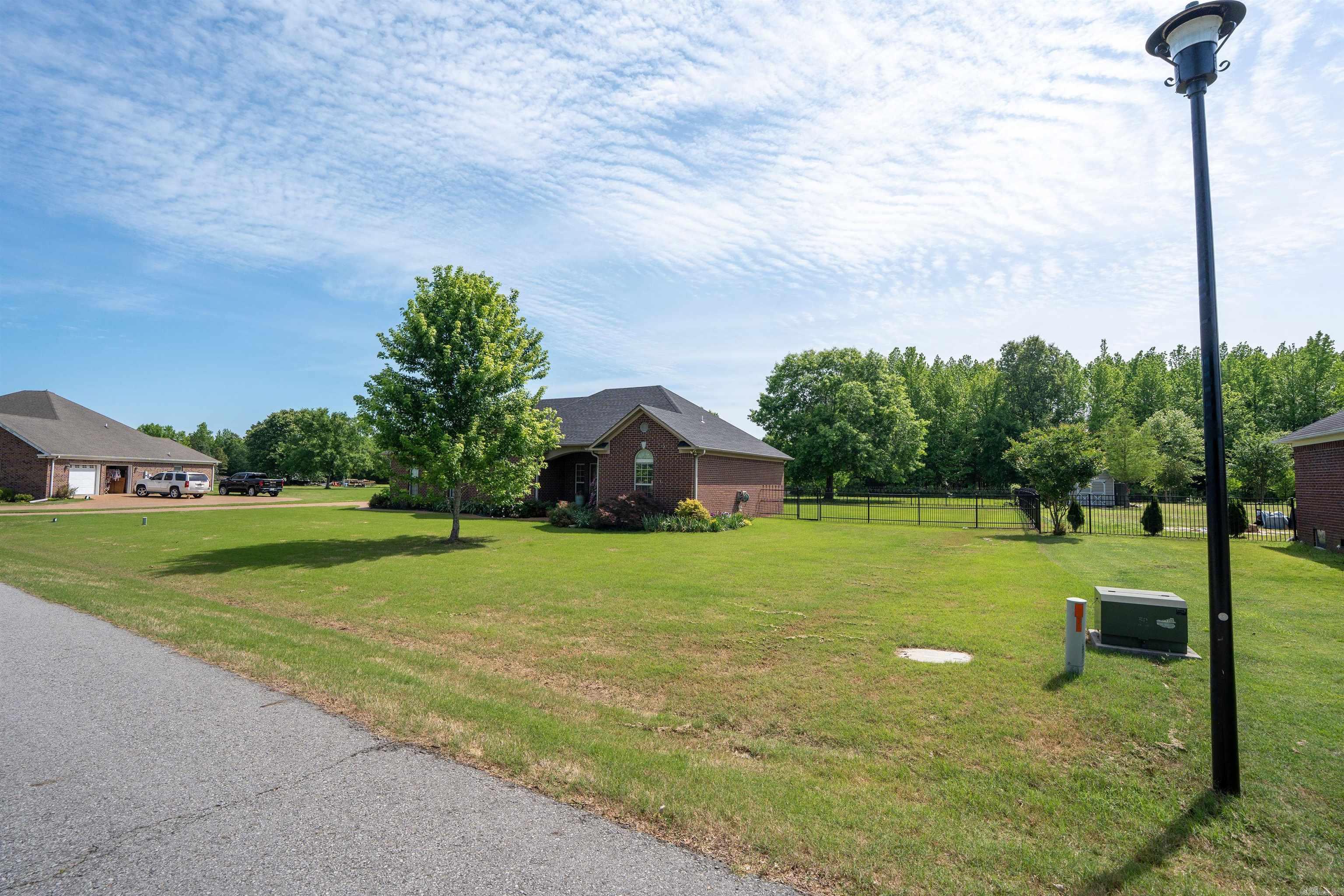 LOST CREEK - Residential