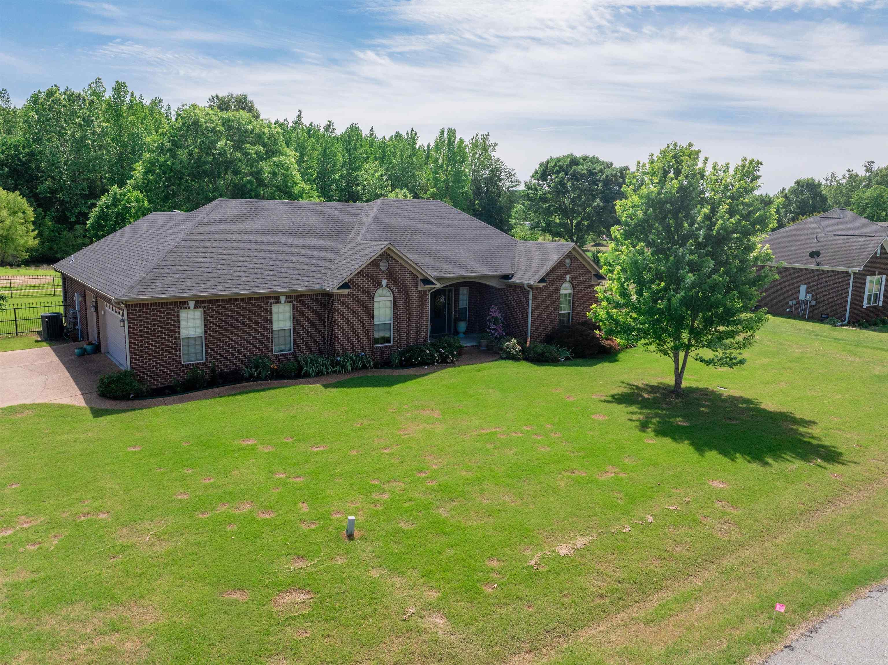 LOST CREEK - Residential