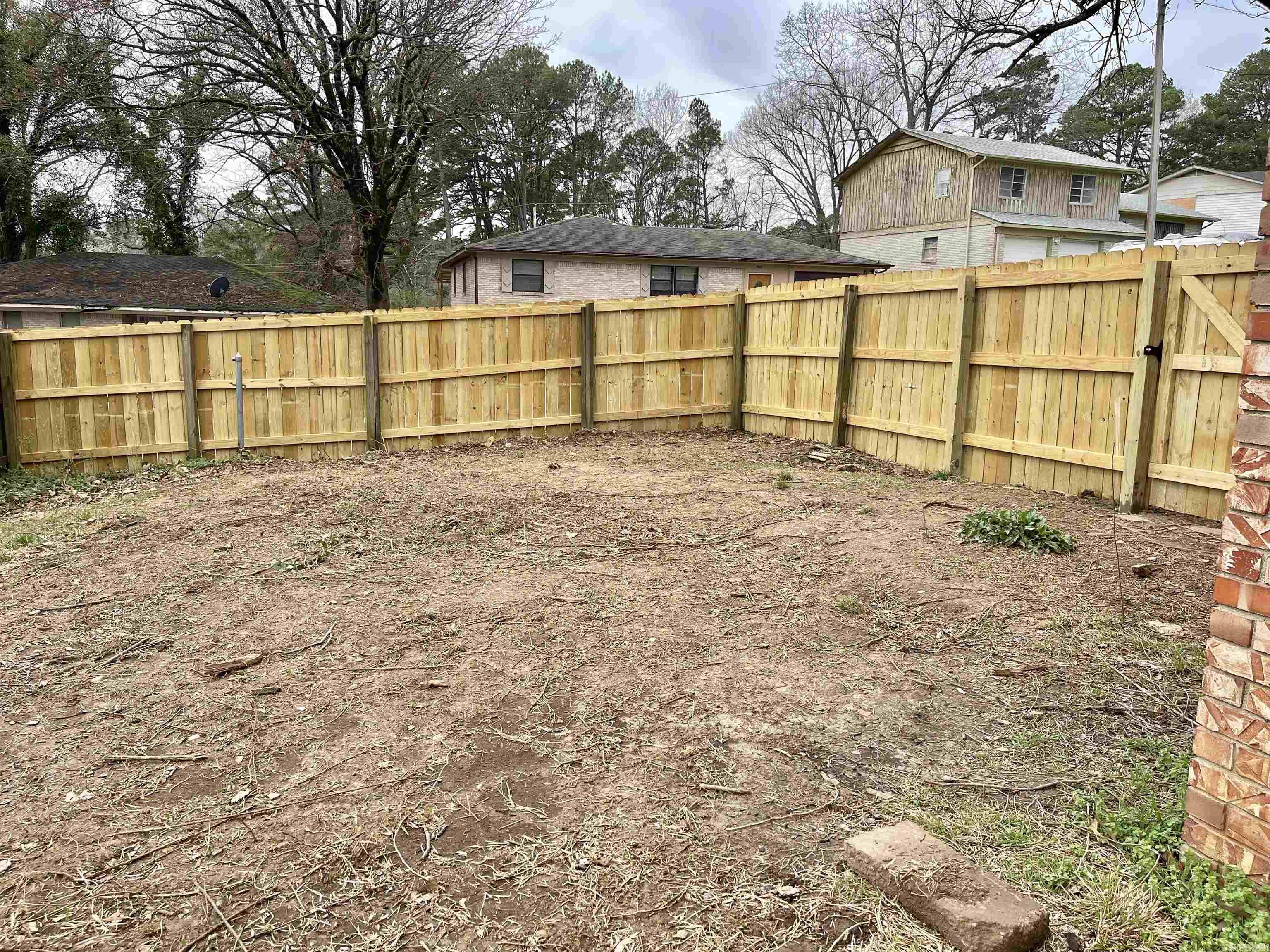 TWIN LAKES - Residential