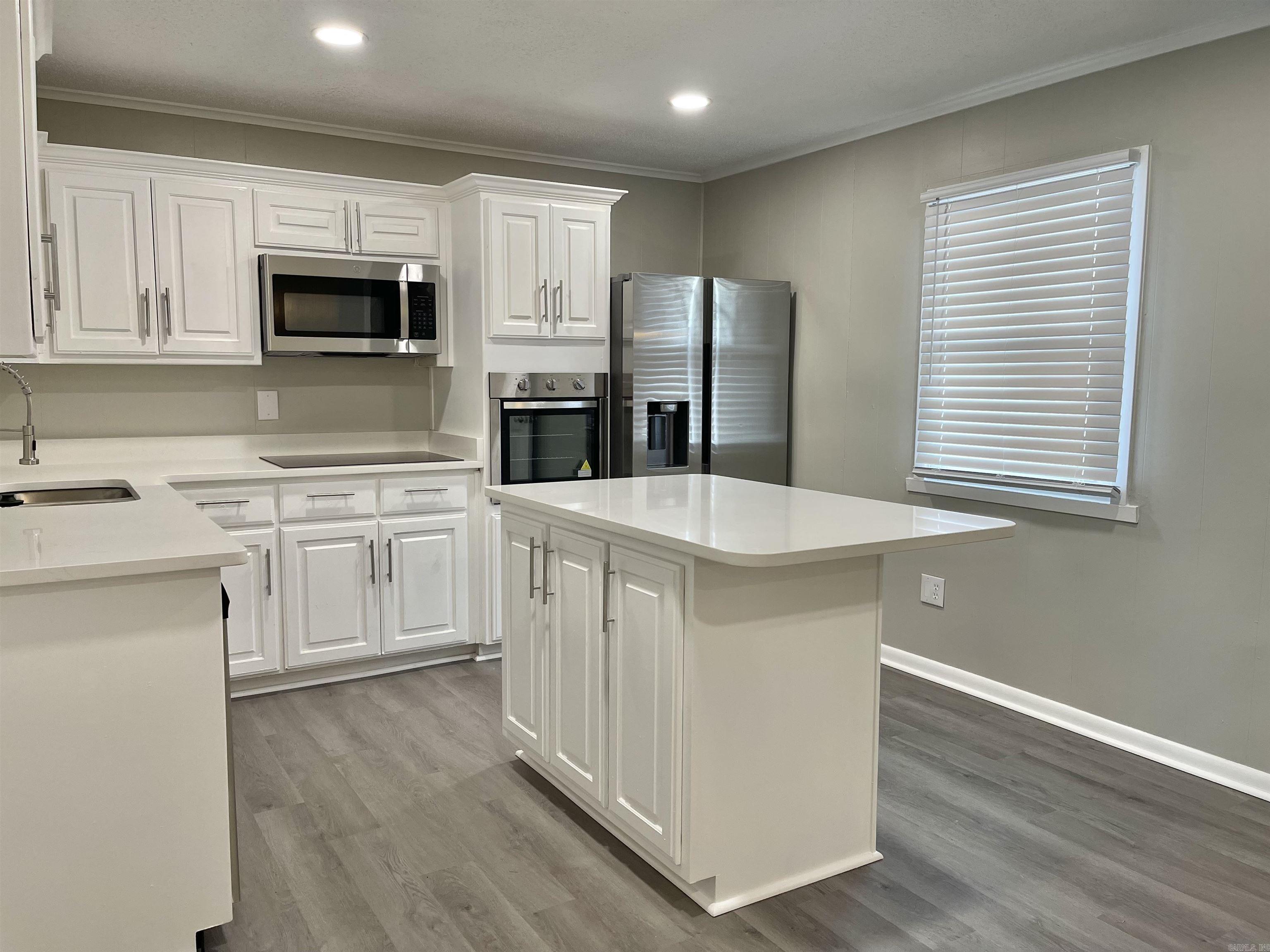 TWIN LAKES - Residential