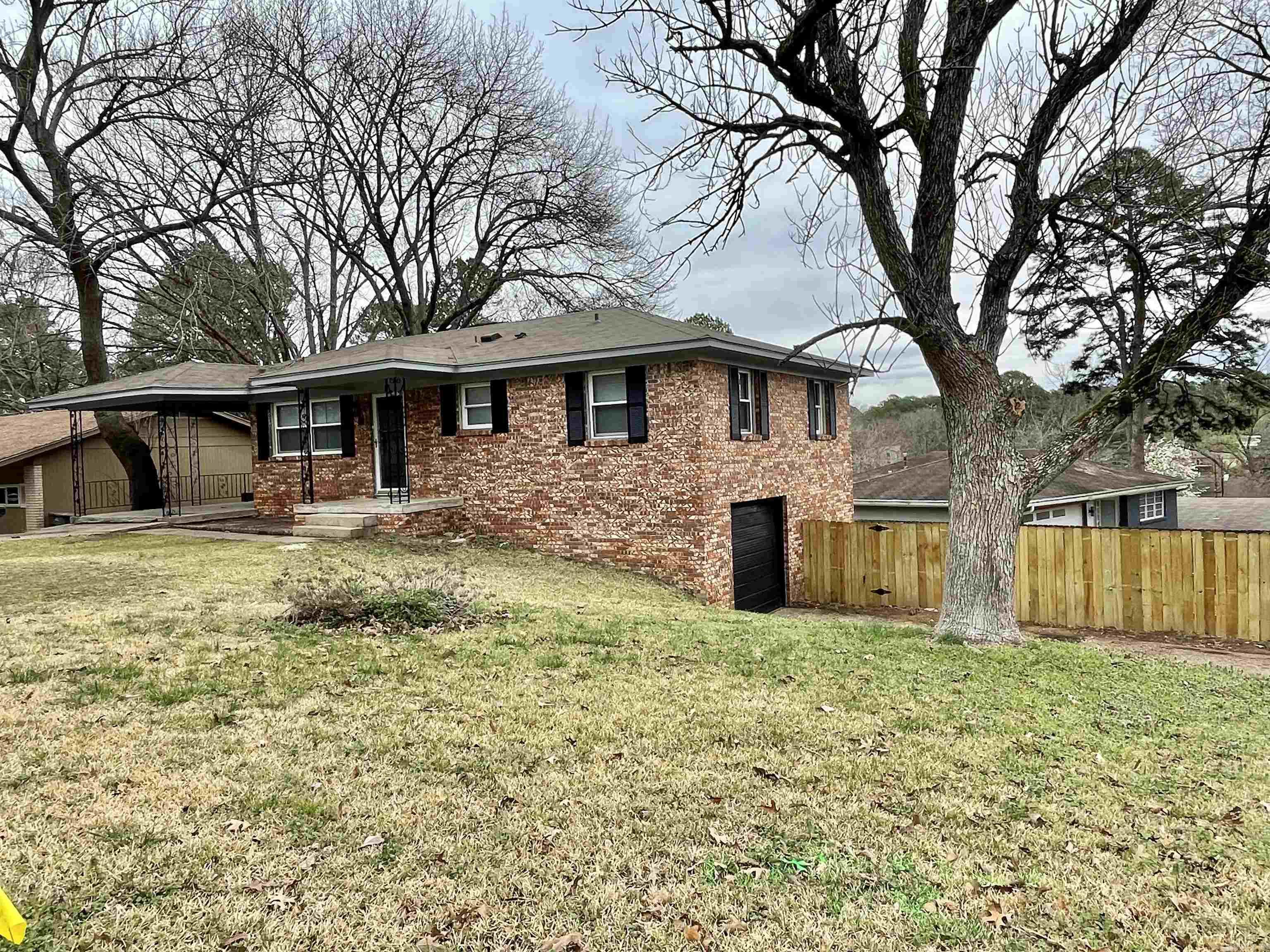 TWIN LAKES - Residential