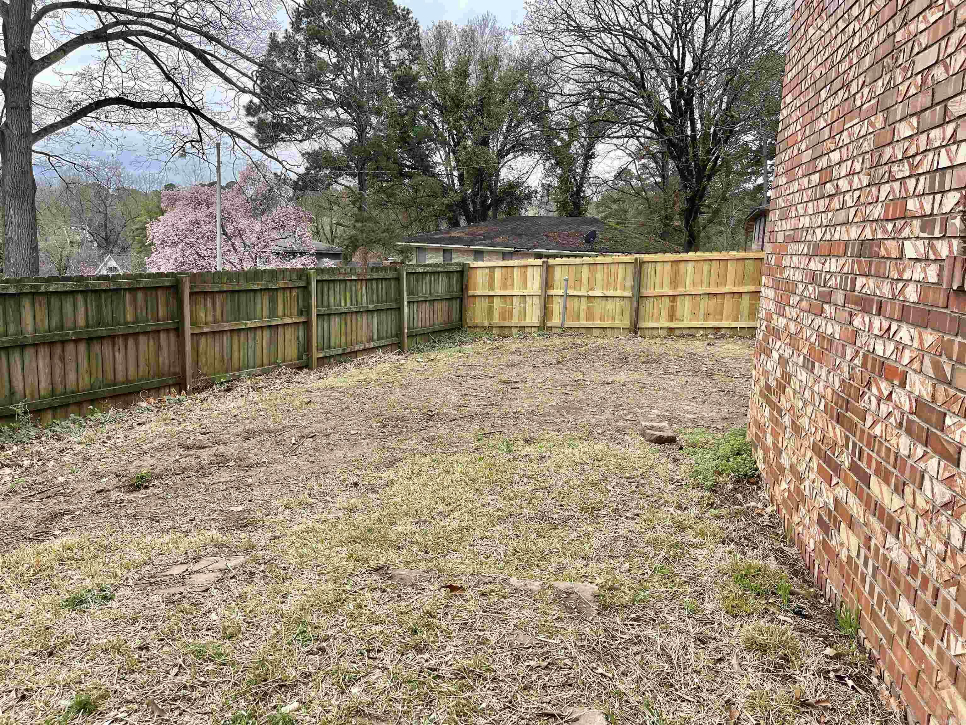 TWIN LAKES - Residential