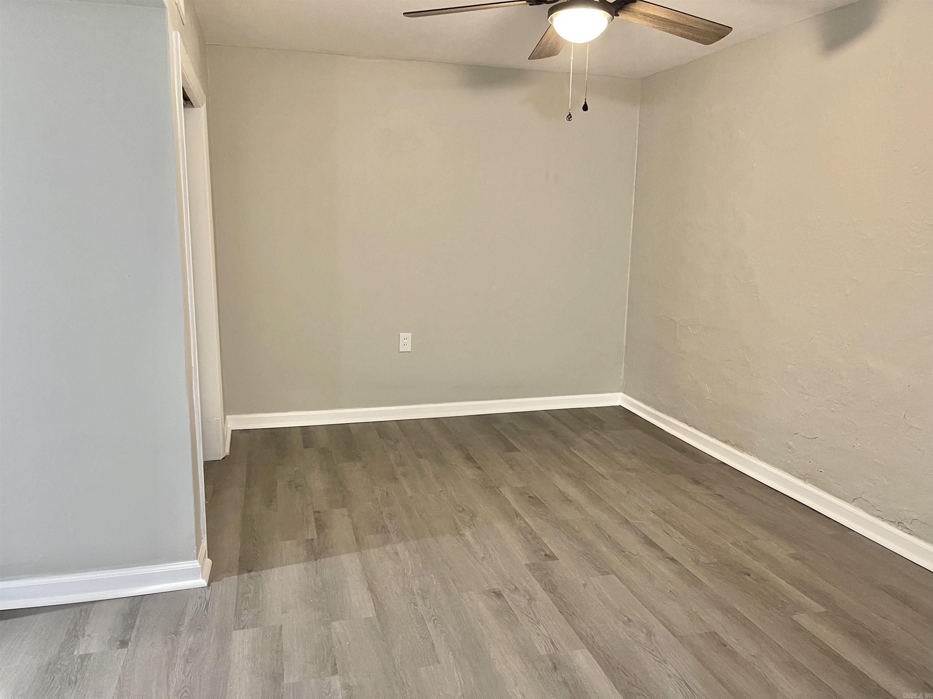 TWIN LAKES - Residential