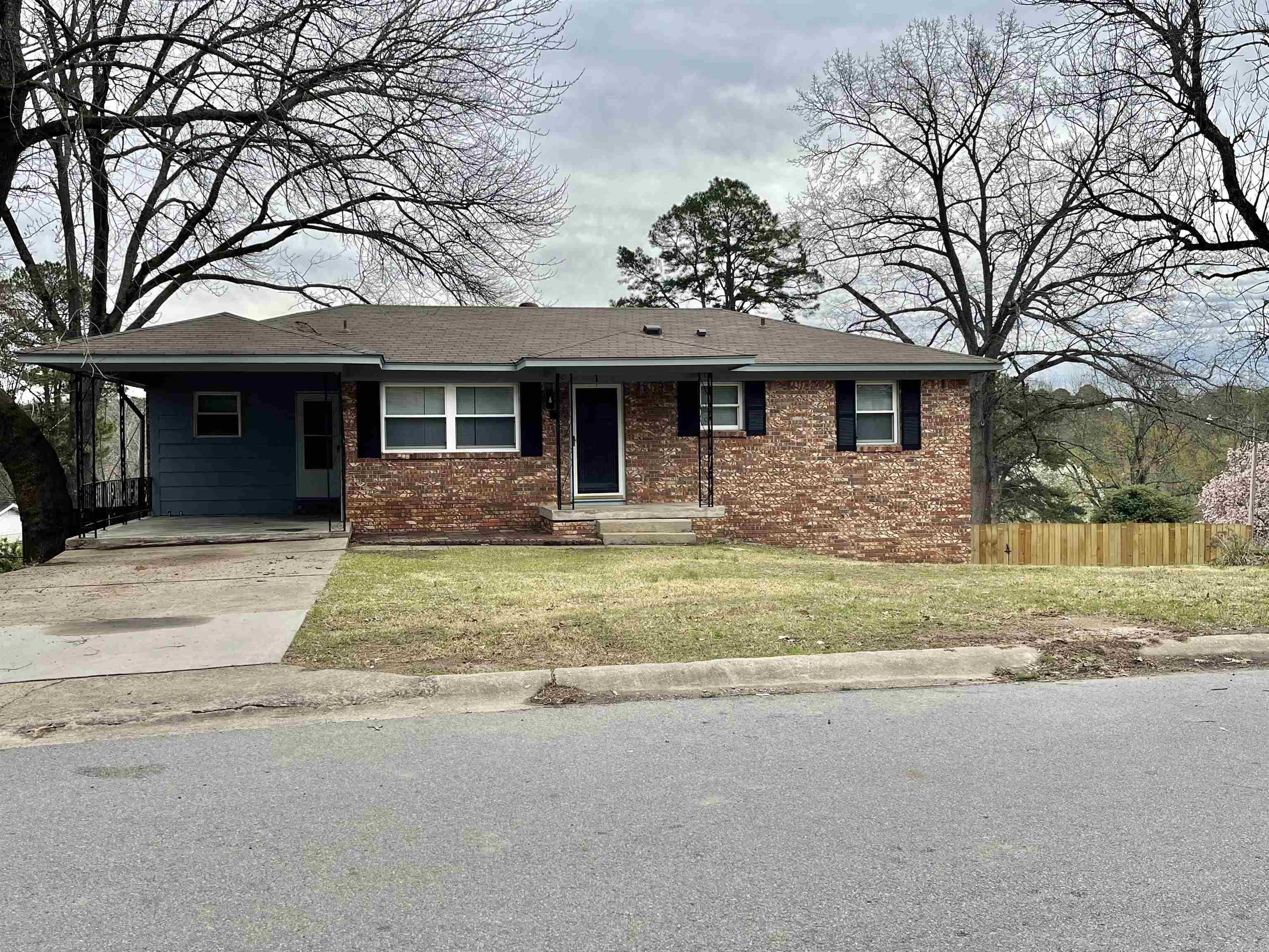 TWIN LAKES - Residential