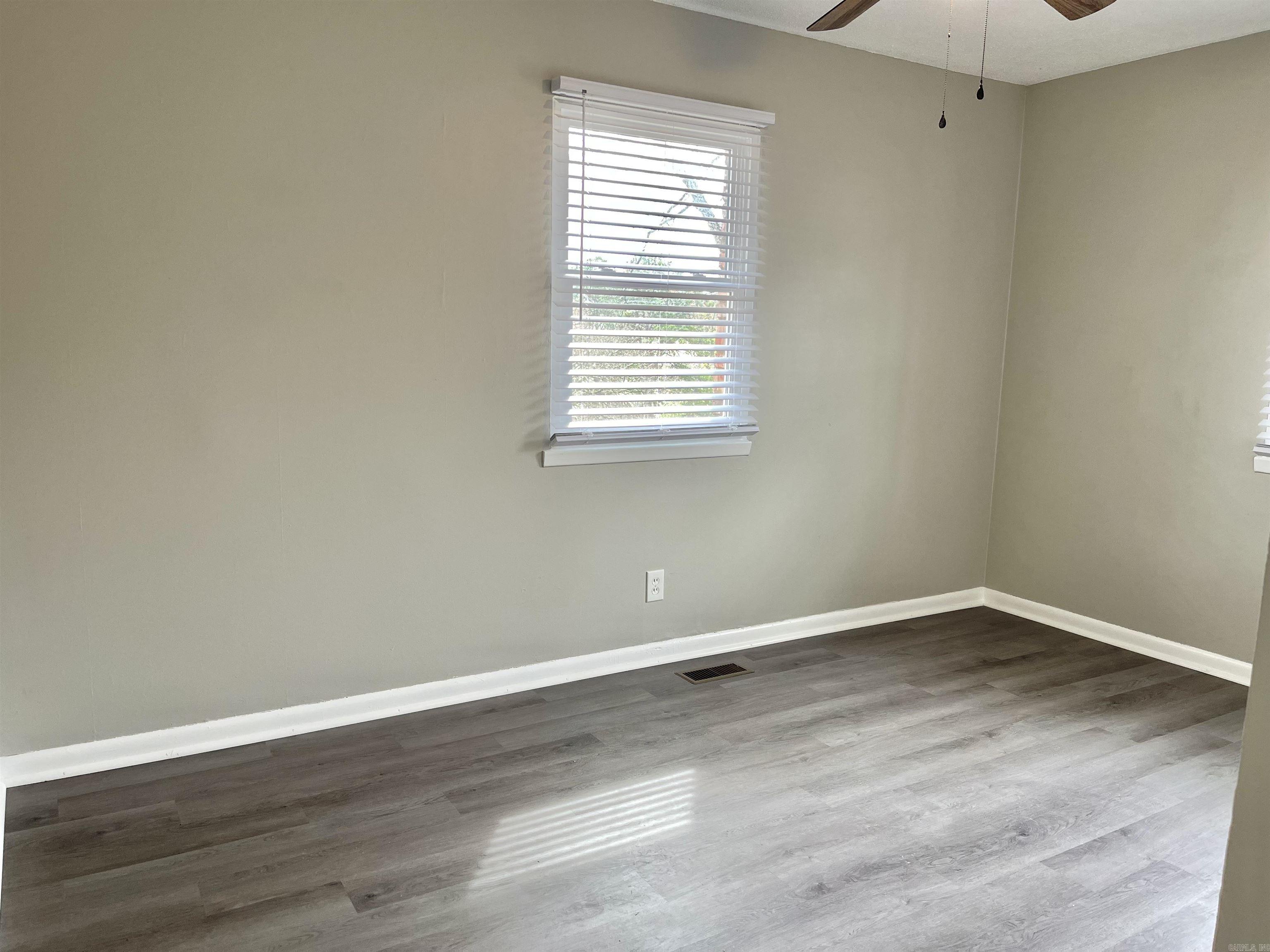 TWIN LAKES - Residential