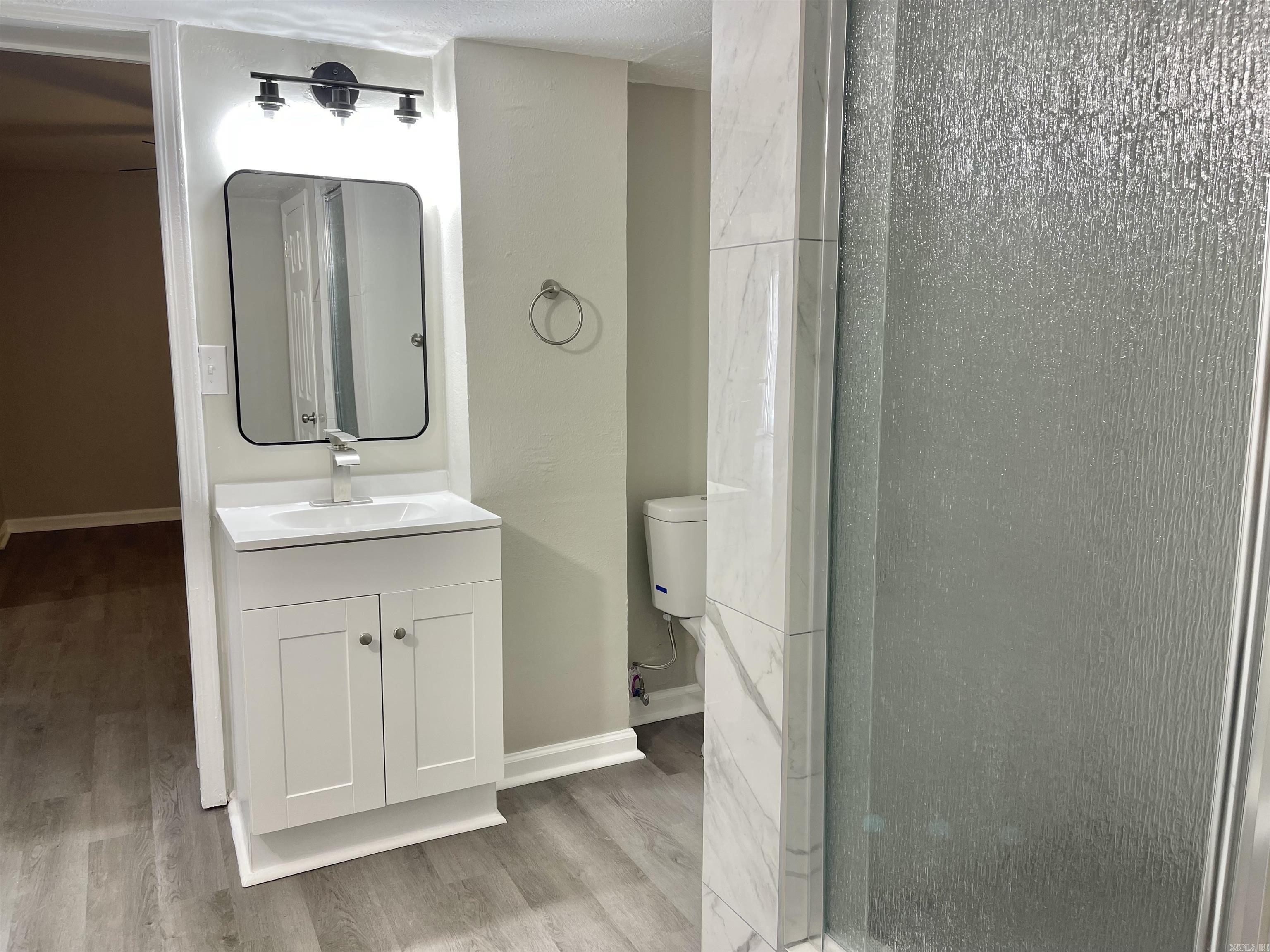 TWIN LAKES - Residential