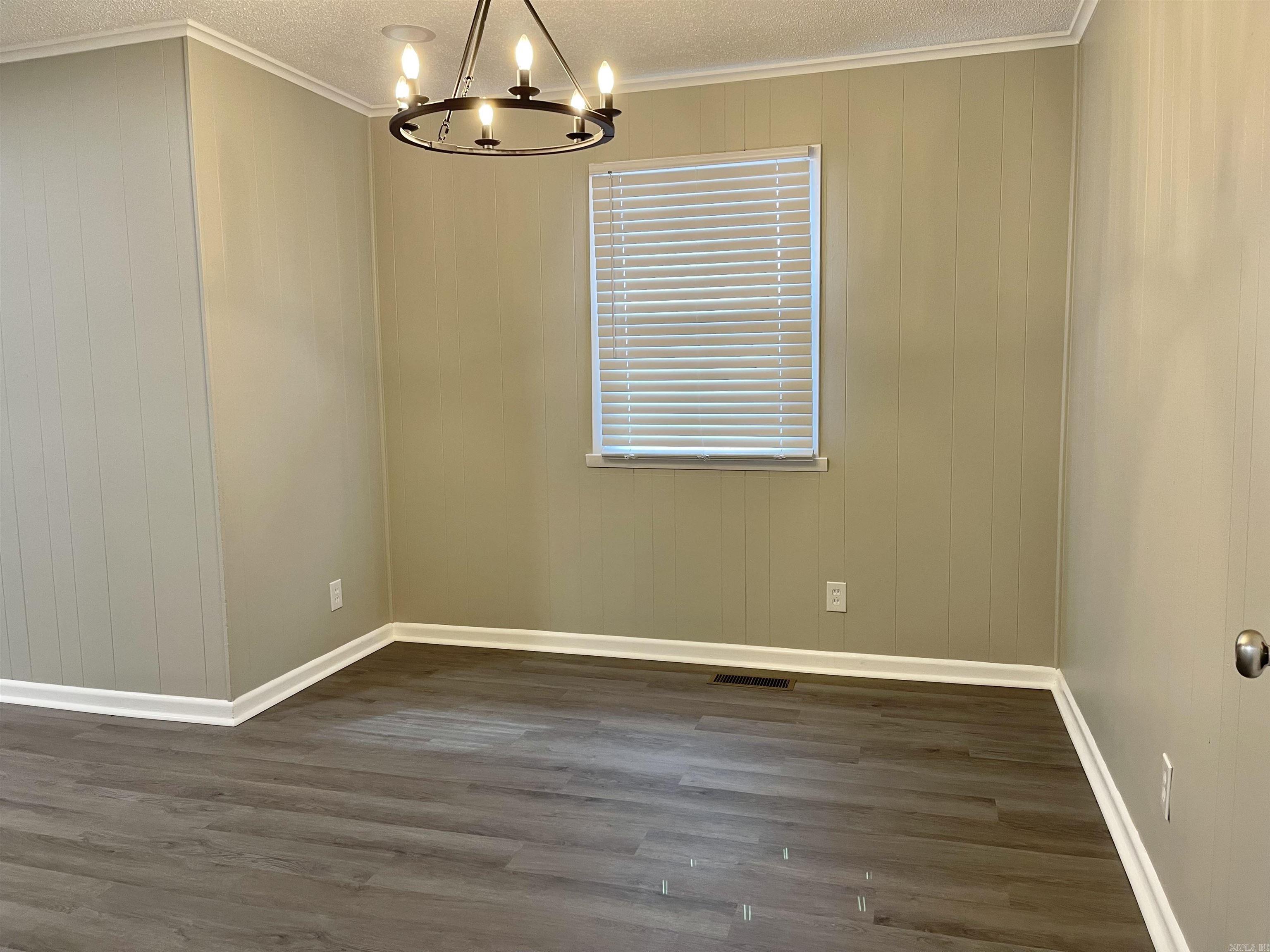 TWIN LAKES - Residential