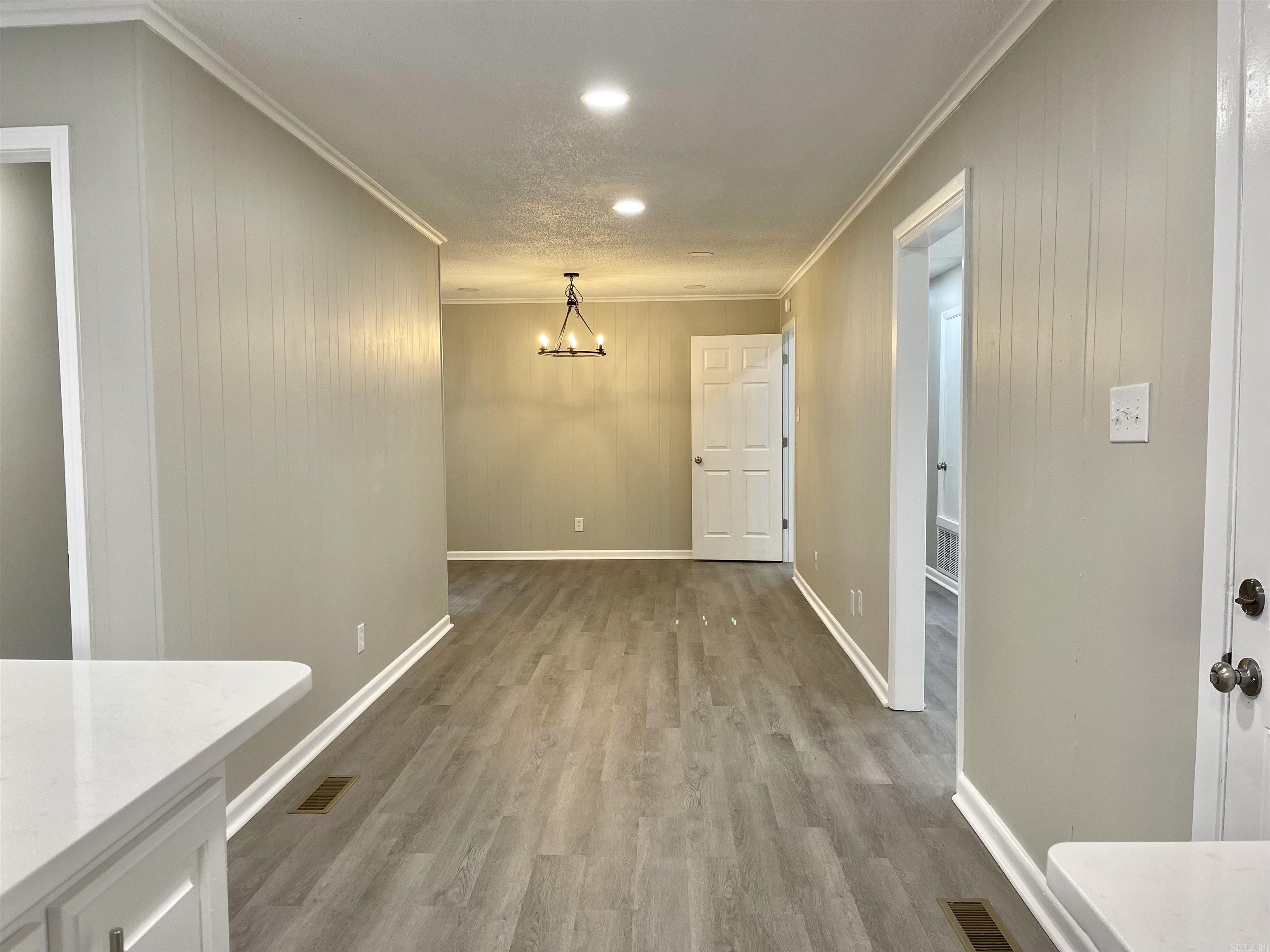 TWIN LAKES - Residential