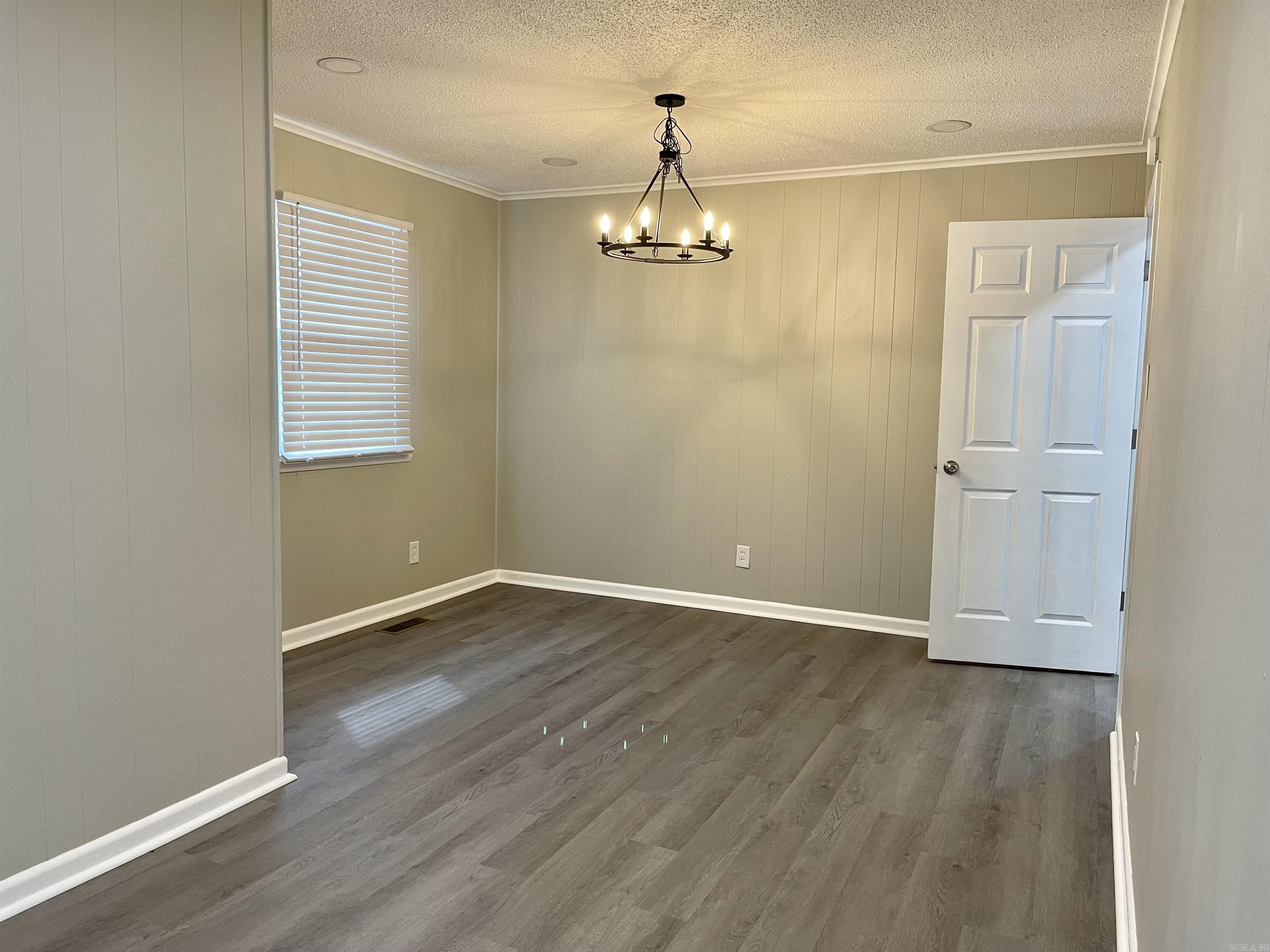 TWIN LAKES - Residential