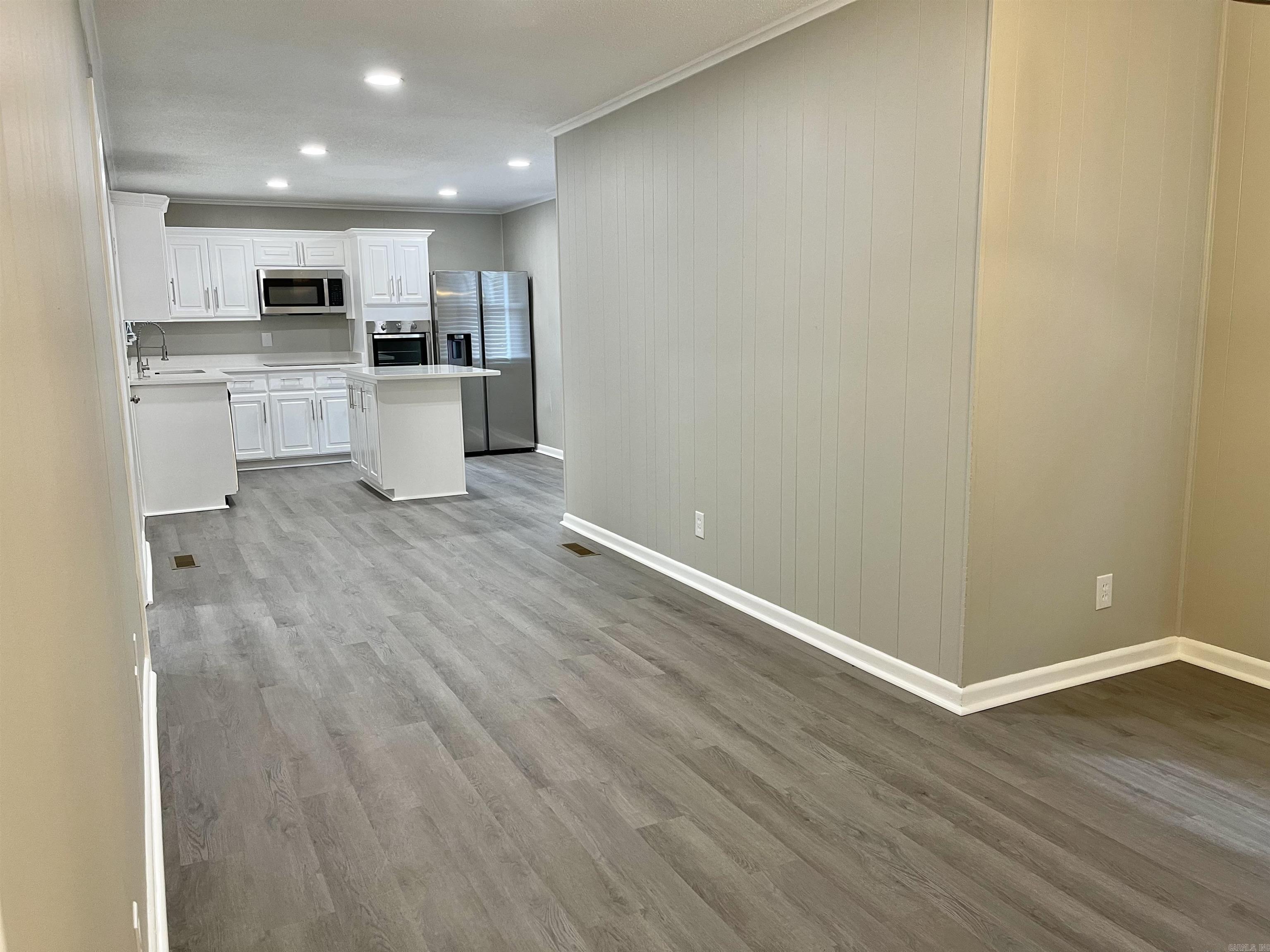 TWIN LAKES - Residential