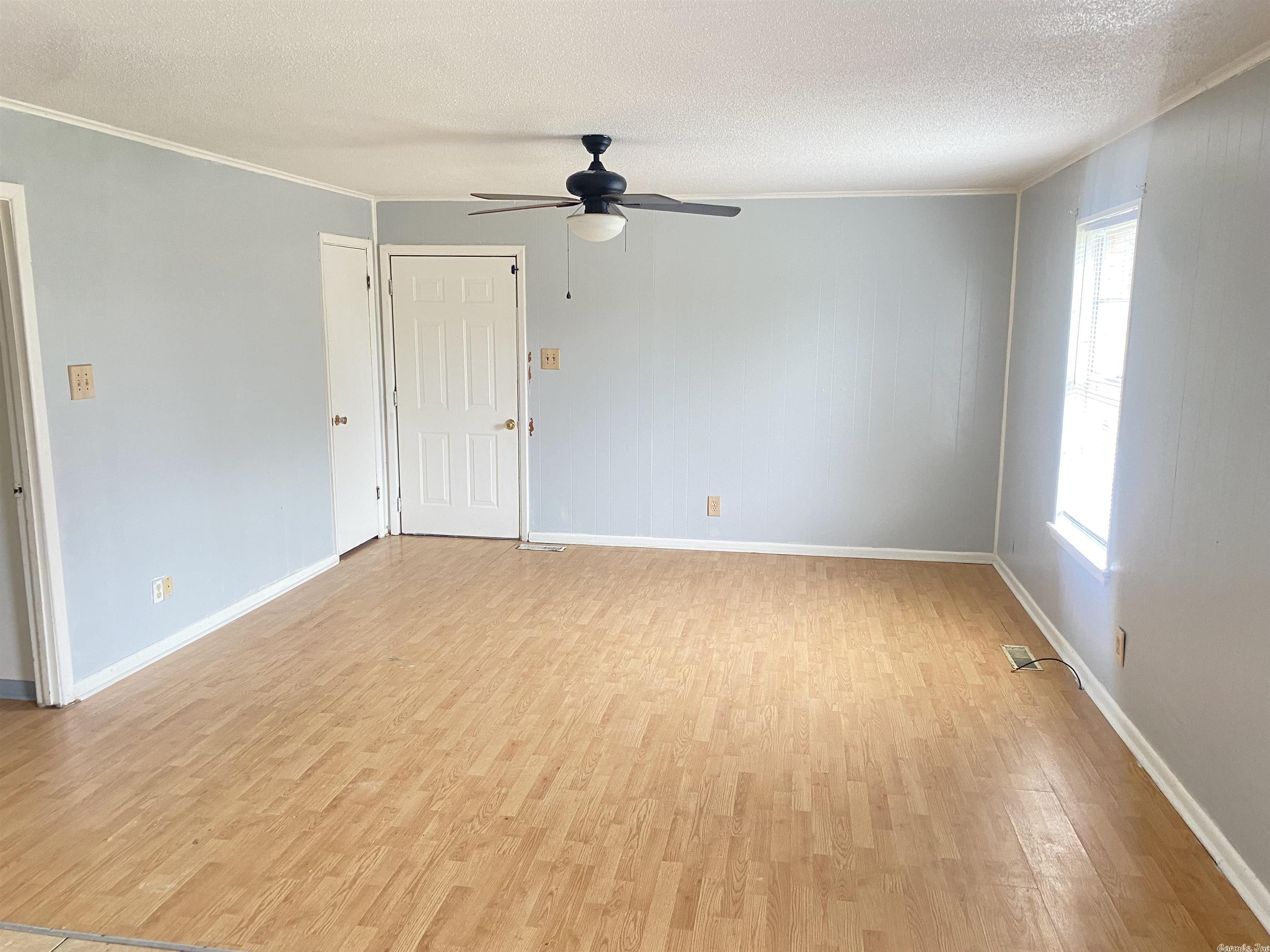 Royal Manor - Residential Lease