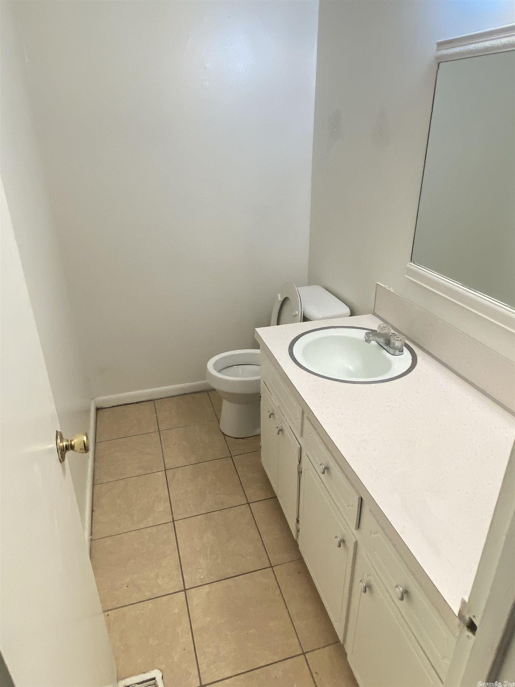 Royal Manor - Residential Lease