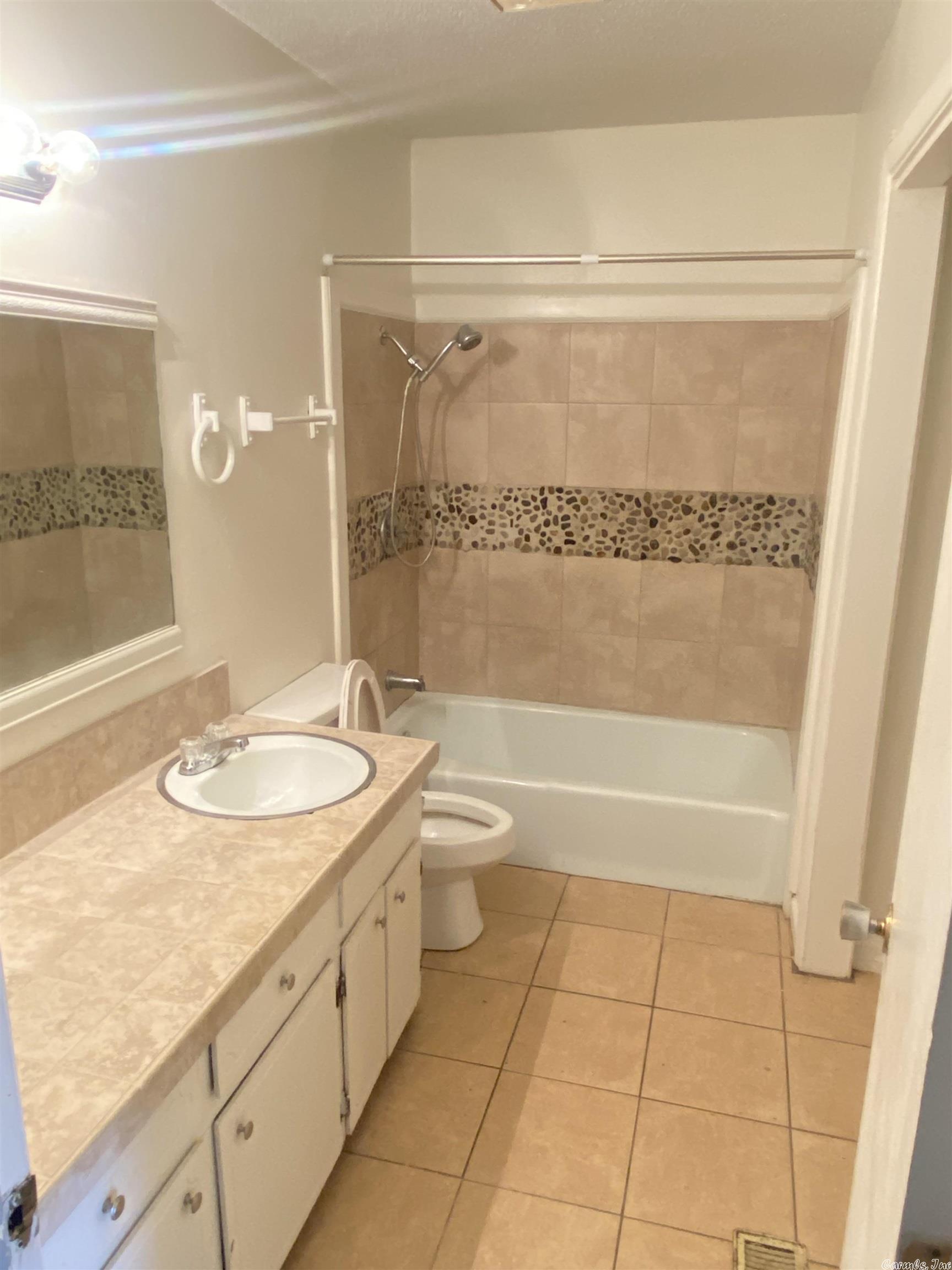 Royal Manor - Residential Lease