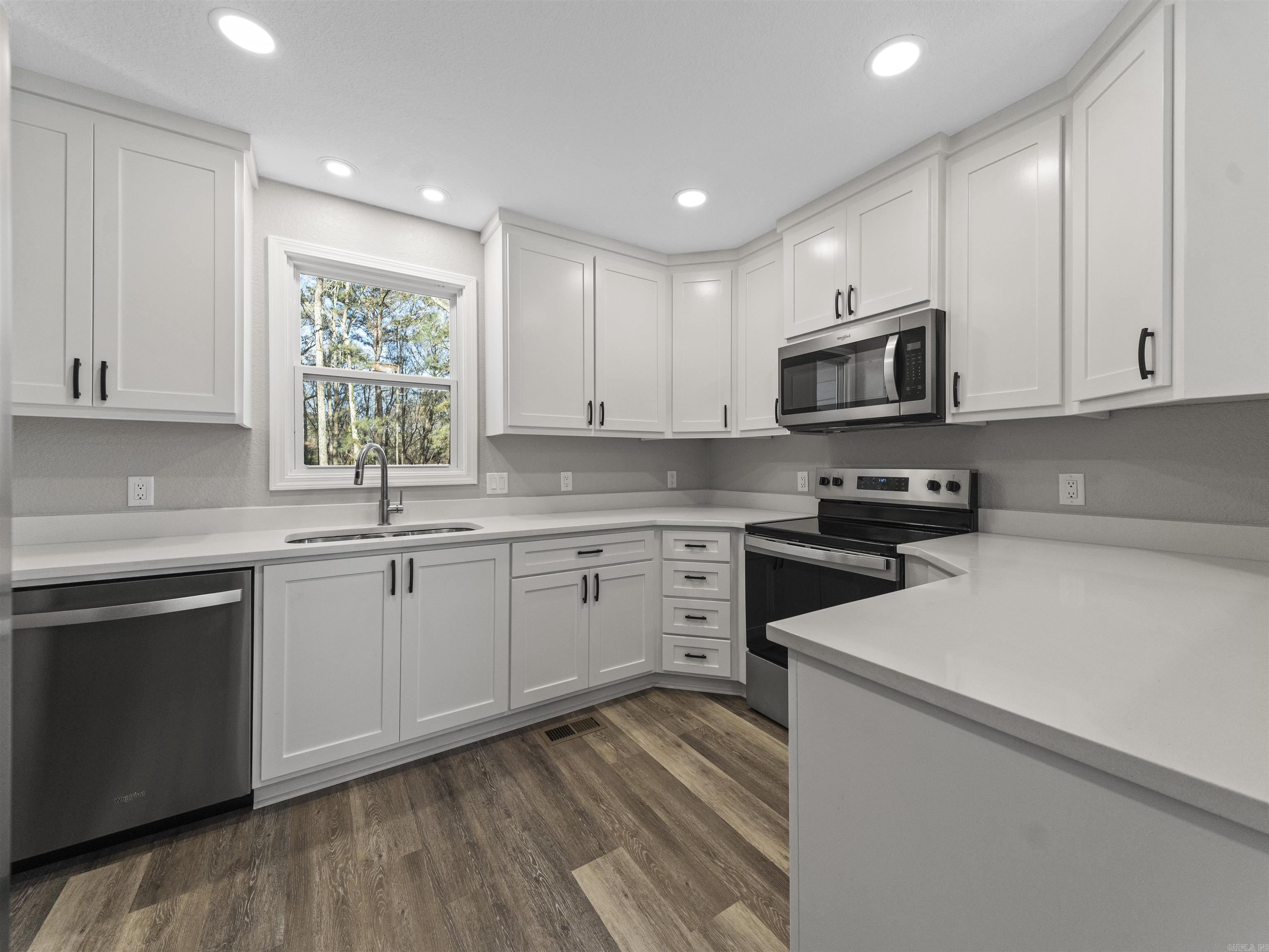 UNPLATTED ACREAGE - Residential