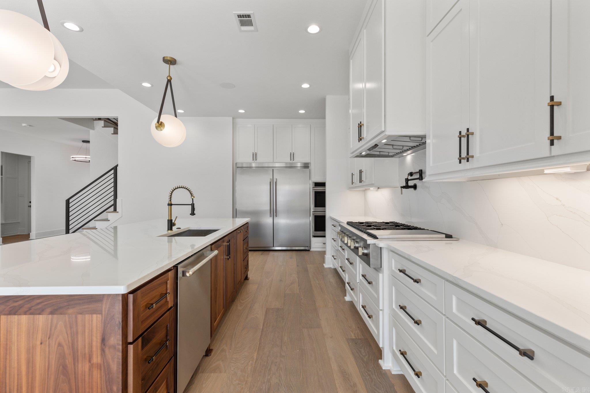 CHENAL VALLEY "FALSTONE COURT" - Residential