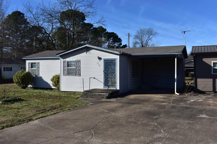 Solid little house in great part of town. The house has a large master bedroom with 4 closets and a walk-in shower in the bathroom and double sinks. The house has central HVAC with a nice large kitchen for the size.