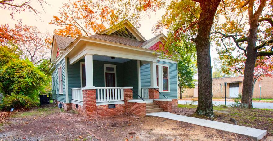 MOVE IN SPECIAL! HALF OFF FIRST MONTH’S RENT AND A FREE 50’’ SMART TV!  Beautiful newly remodeled 3BD/2BA in Little Rock historic downtown area. Cute covered front porch. High ceilings throughout. Original refinished flooring. New tile in kitchen and bathroom. Granite countertops throughout. Kitchen has plenty of cabinet space and an island adding extra countertop space. Laundry room with plenty of space and decorative tile flooring. Updated finishes throughout. Close to shopping, dining, and much more! The lease for this property is for 2 years with a 3% increase after the first year. Income has to be 3x the amount of rent. This property does not accept section 8.