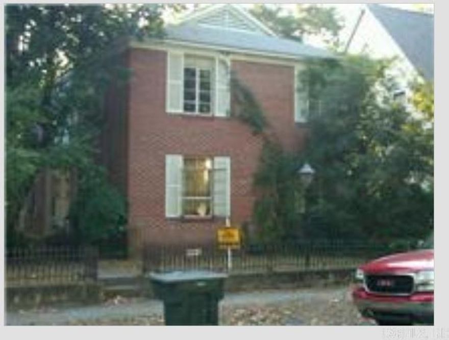 Studio apartment in SOMO area of Little Rock.