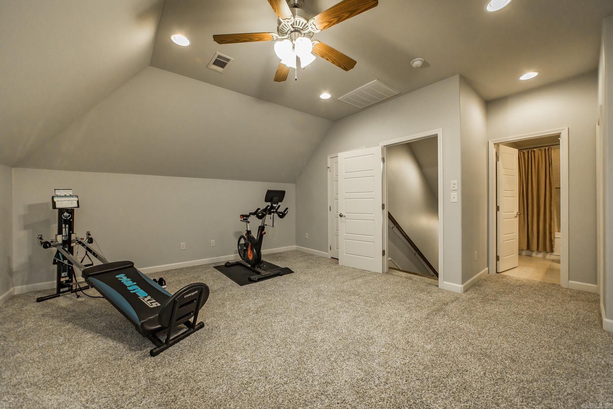 CHENAL VALLEY "MIRAMAR PLACE" - Residential