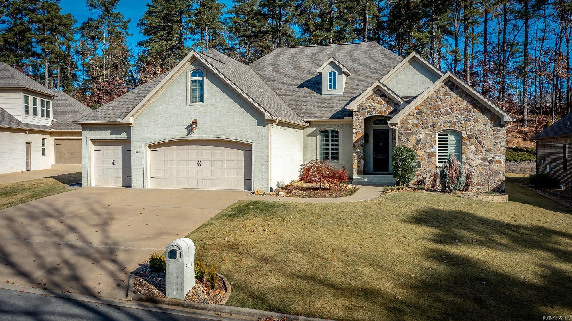 CHENAL VALLEY "MIRAMAR PLACE" - Residential