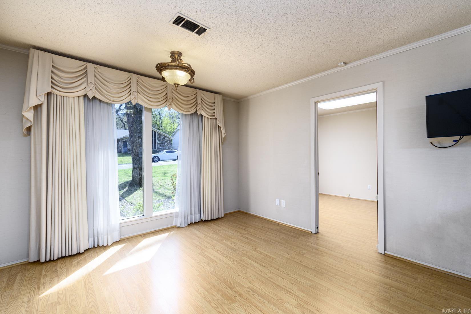 PLEASANT TREE - Residential