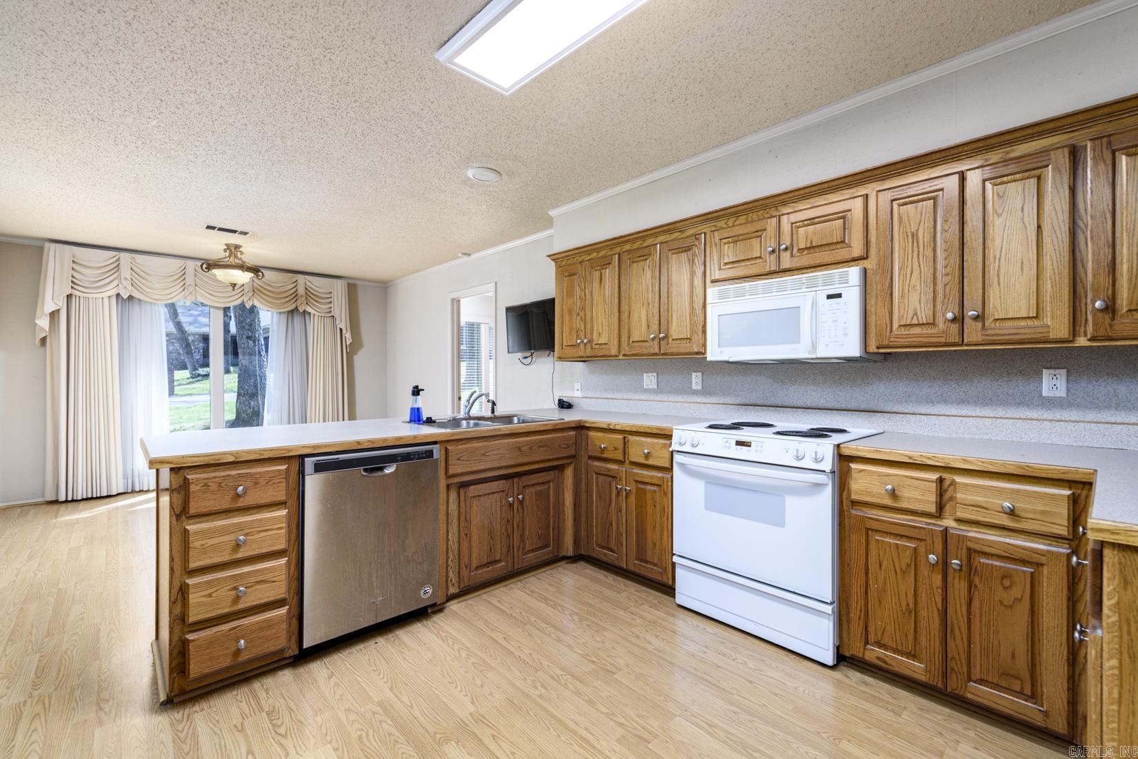 PLEASANT TREE - Residential