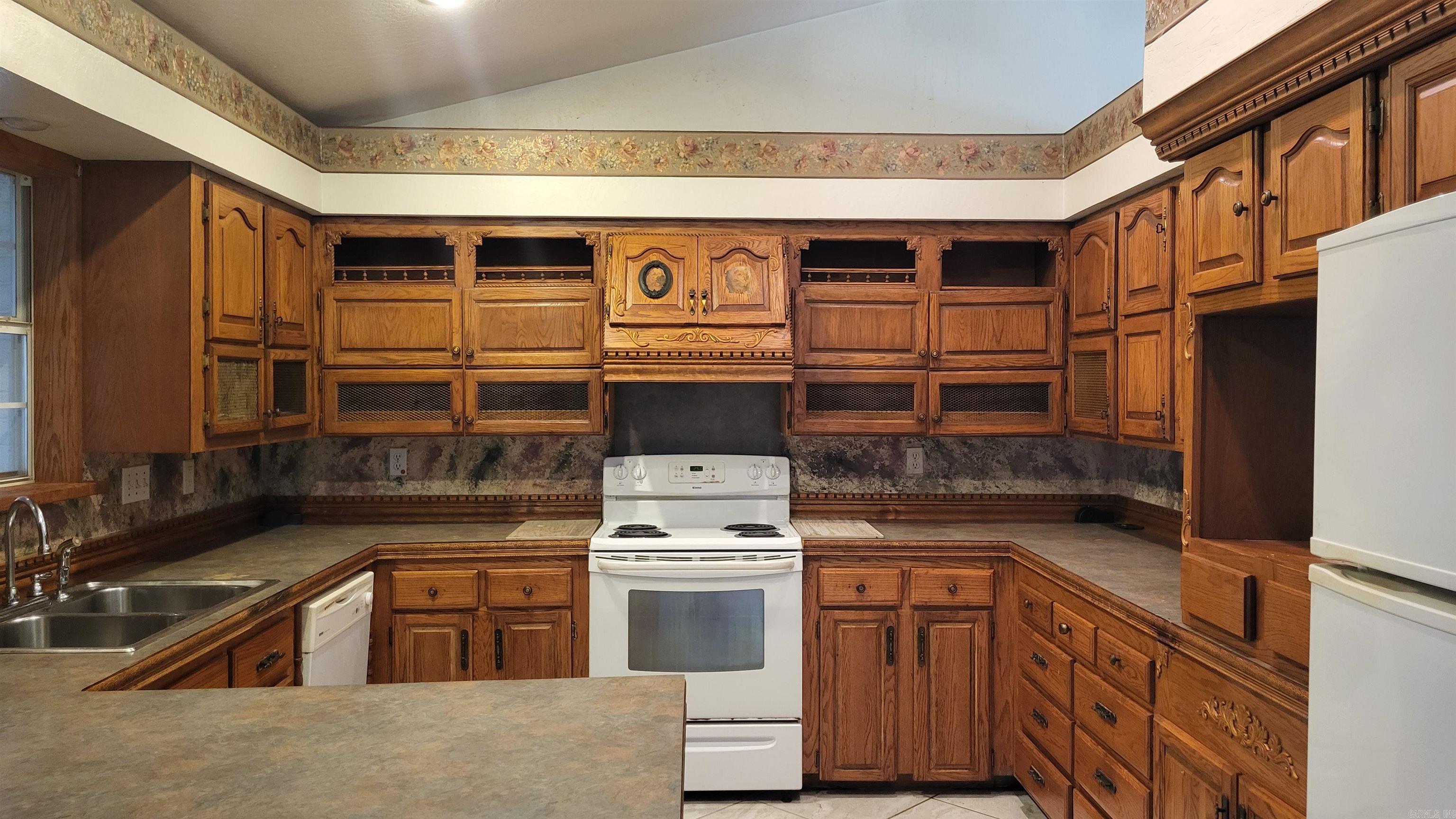 PINE HILLS - Residential