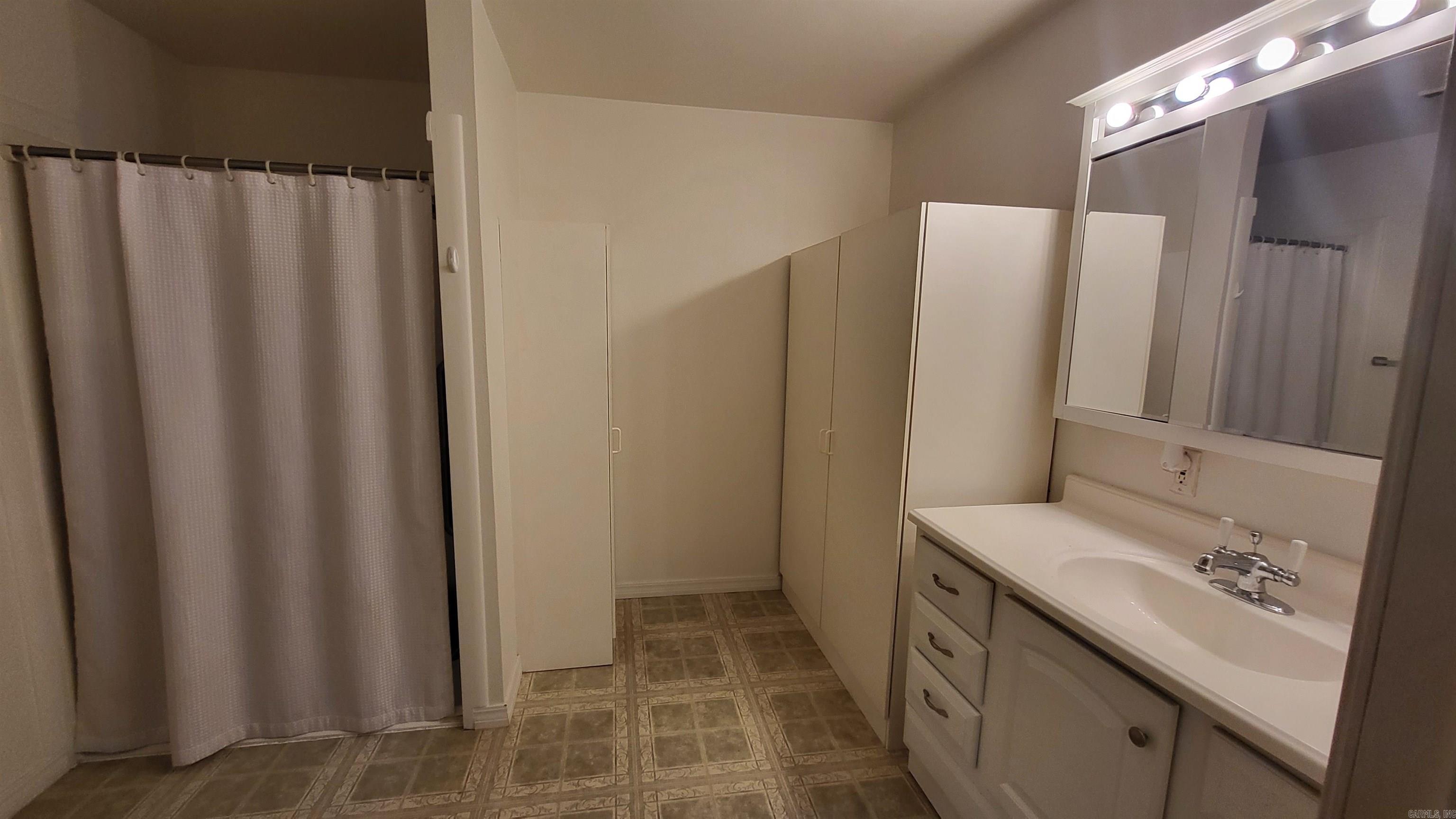 PINE HILLS - Residential