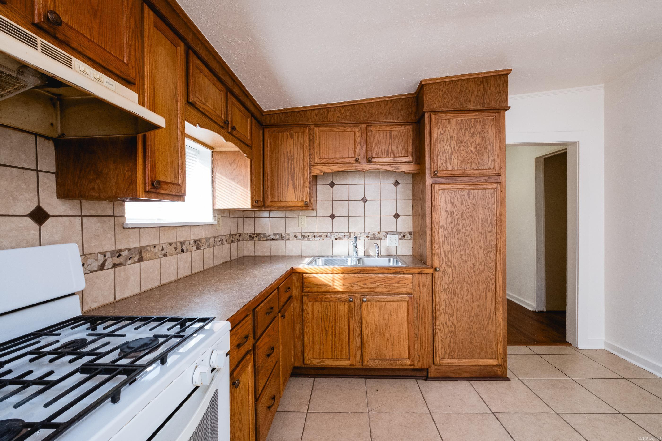 HAMILTON & BRACK - Residential