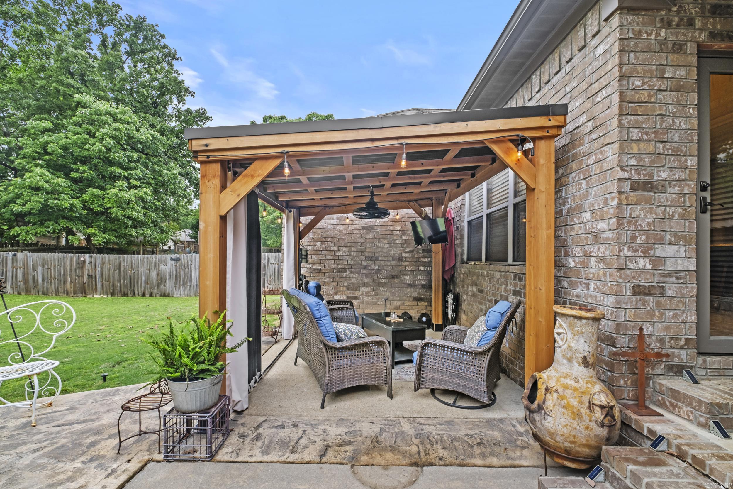 FOREST OAKS - Residential