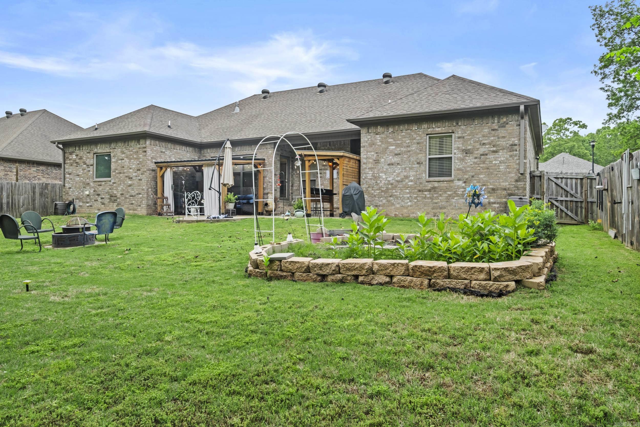 FOREST OAKS - Residential