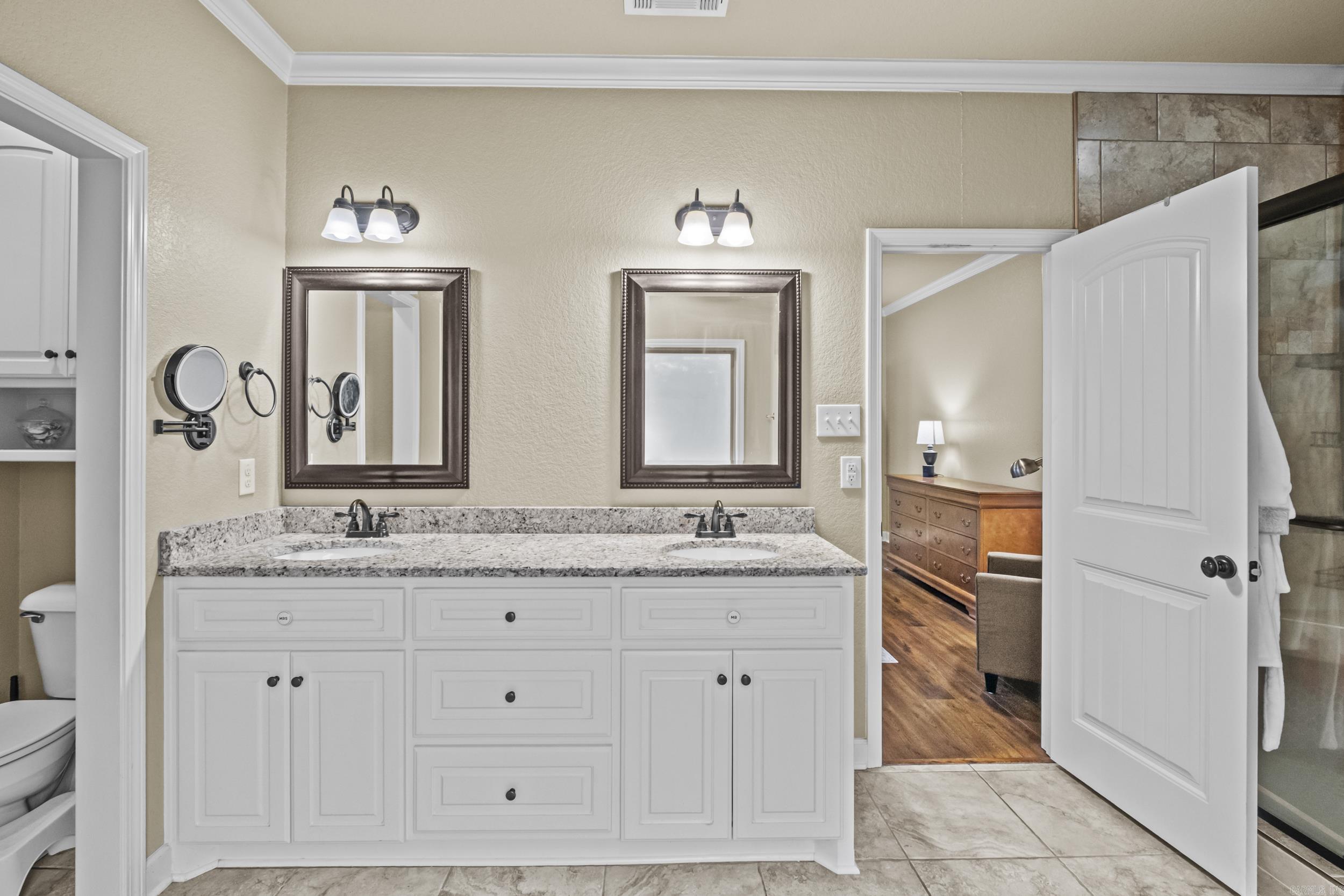 FOREST OAKS - Residential