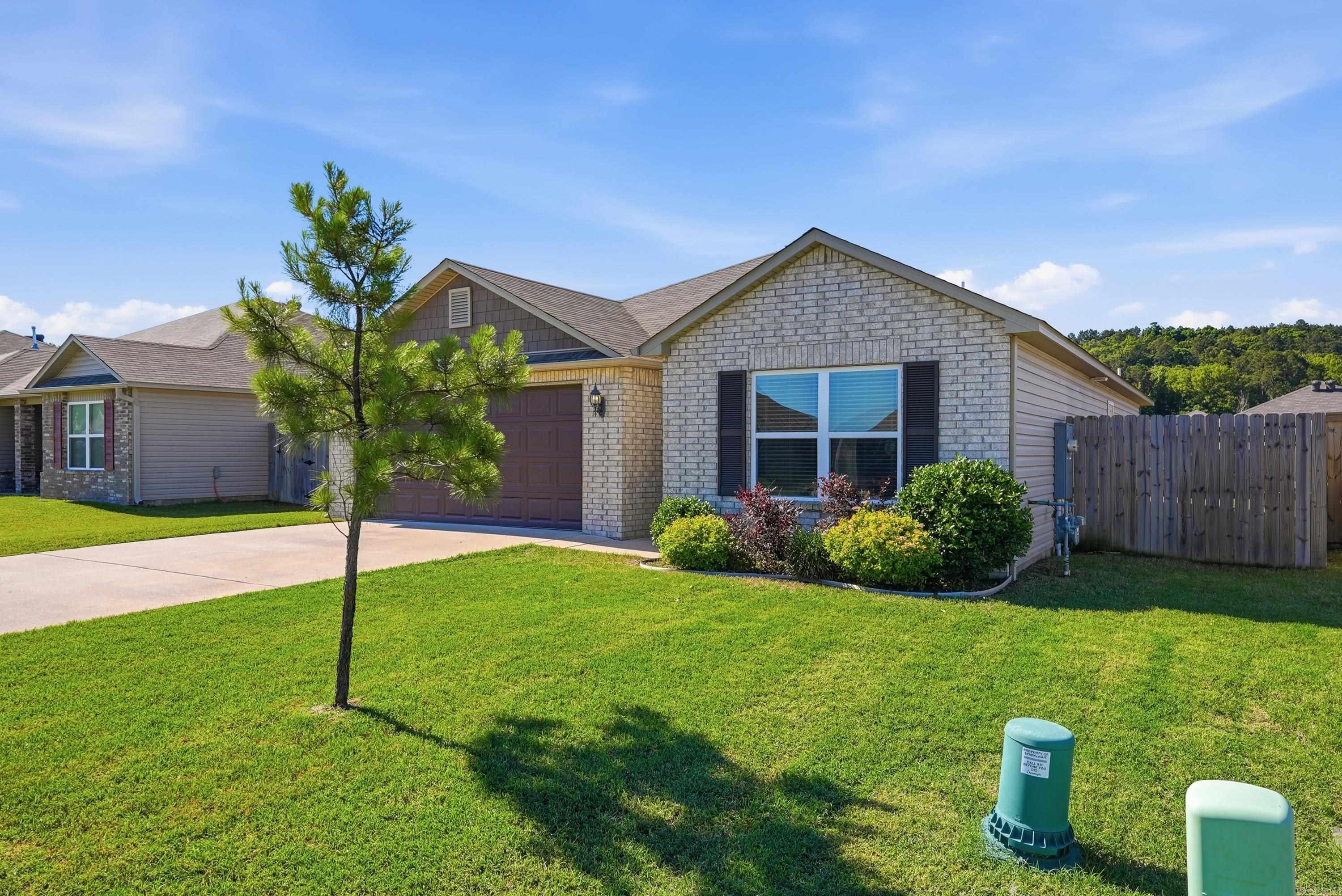 COUNTRY CLUB OF ARK THE - Residential