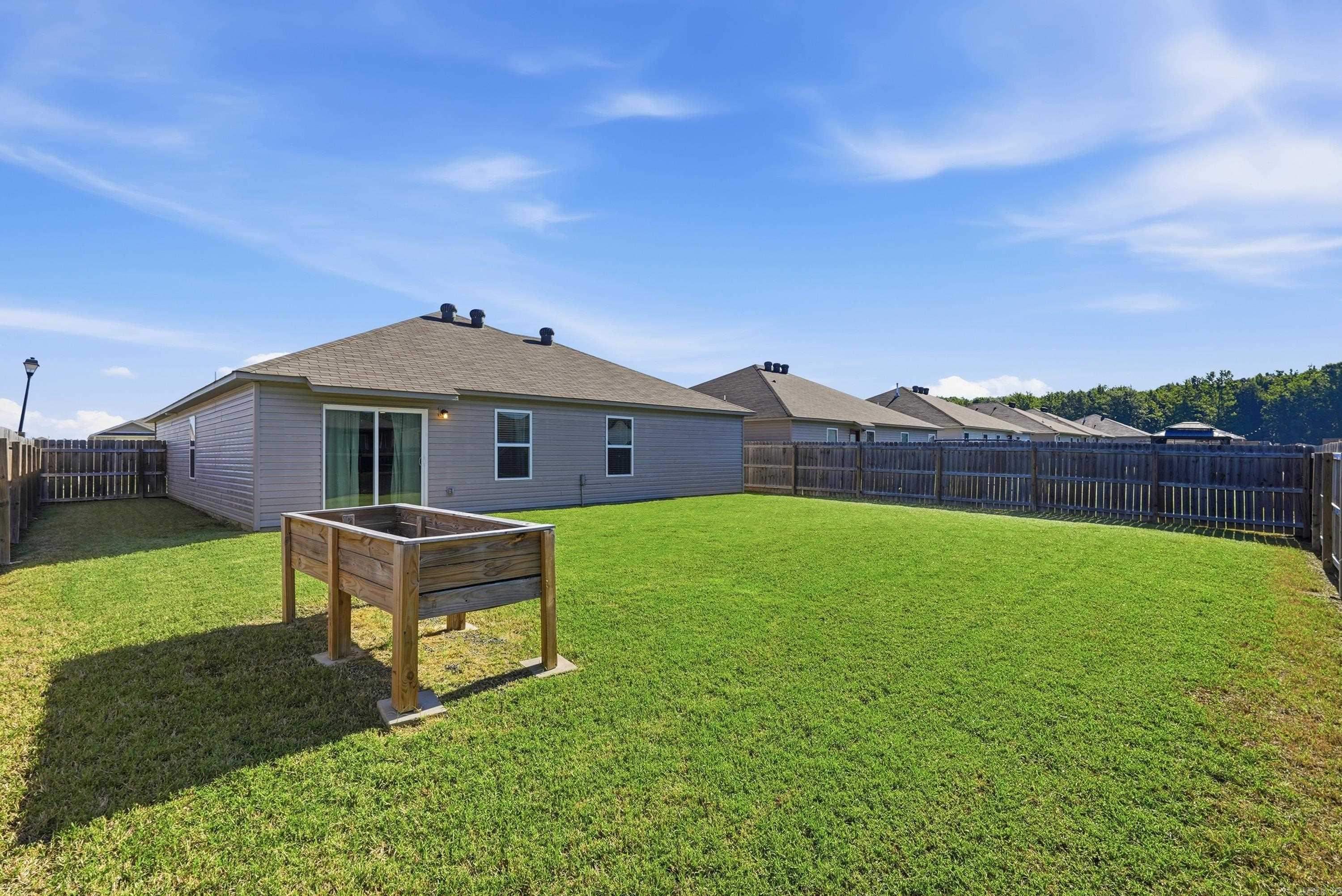 COUNTRY CLUB OF ARK THE - Residential