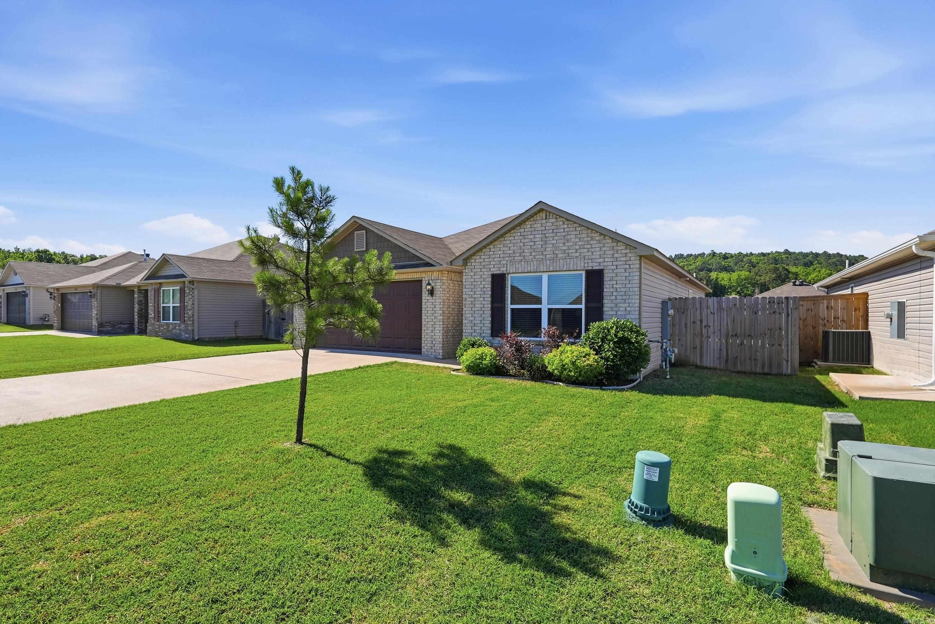 COUNTRY CLUB OF ARK THE - Residential