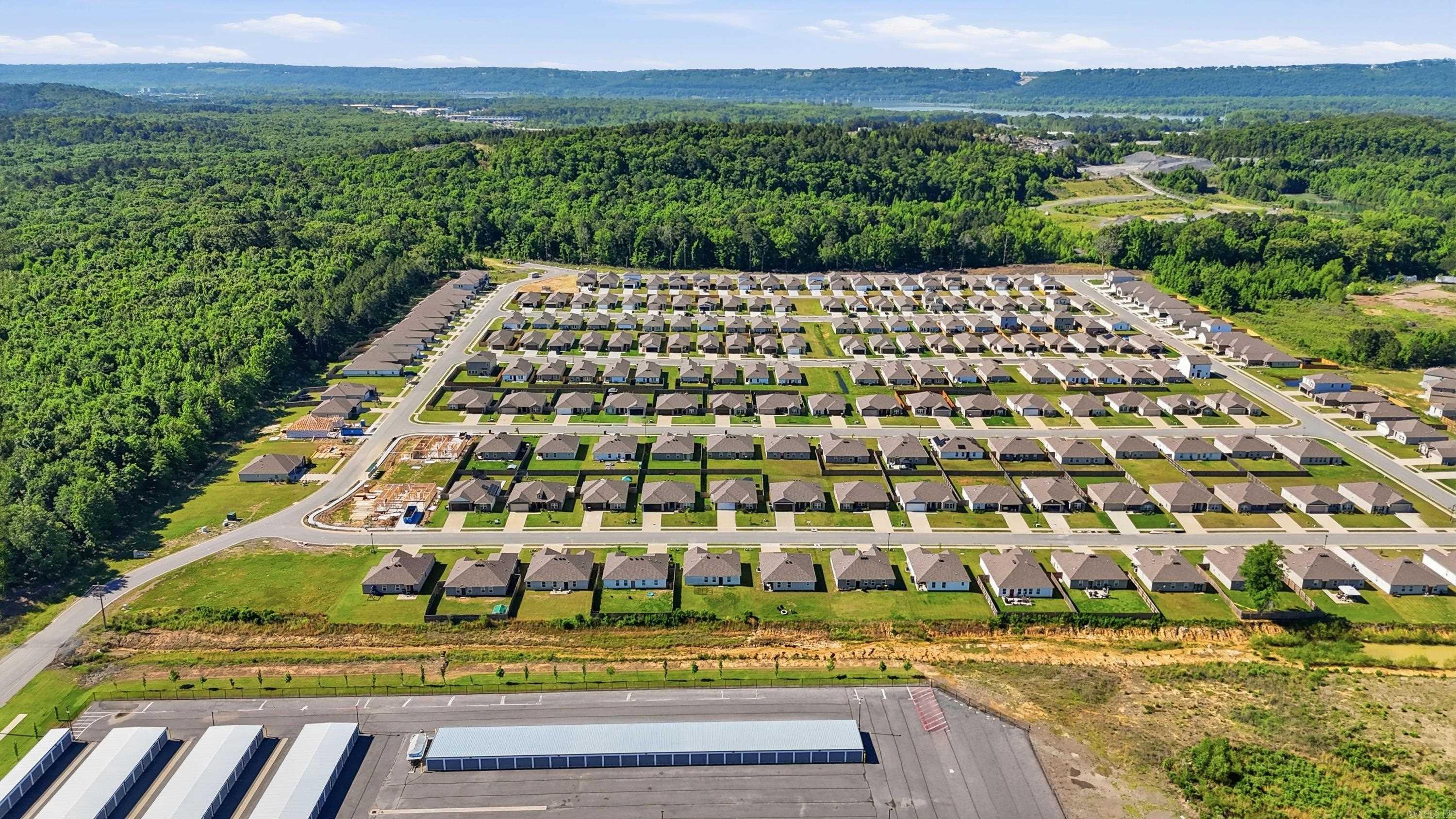 COUNTRY CLUB OF ARK THE - Residential